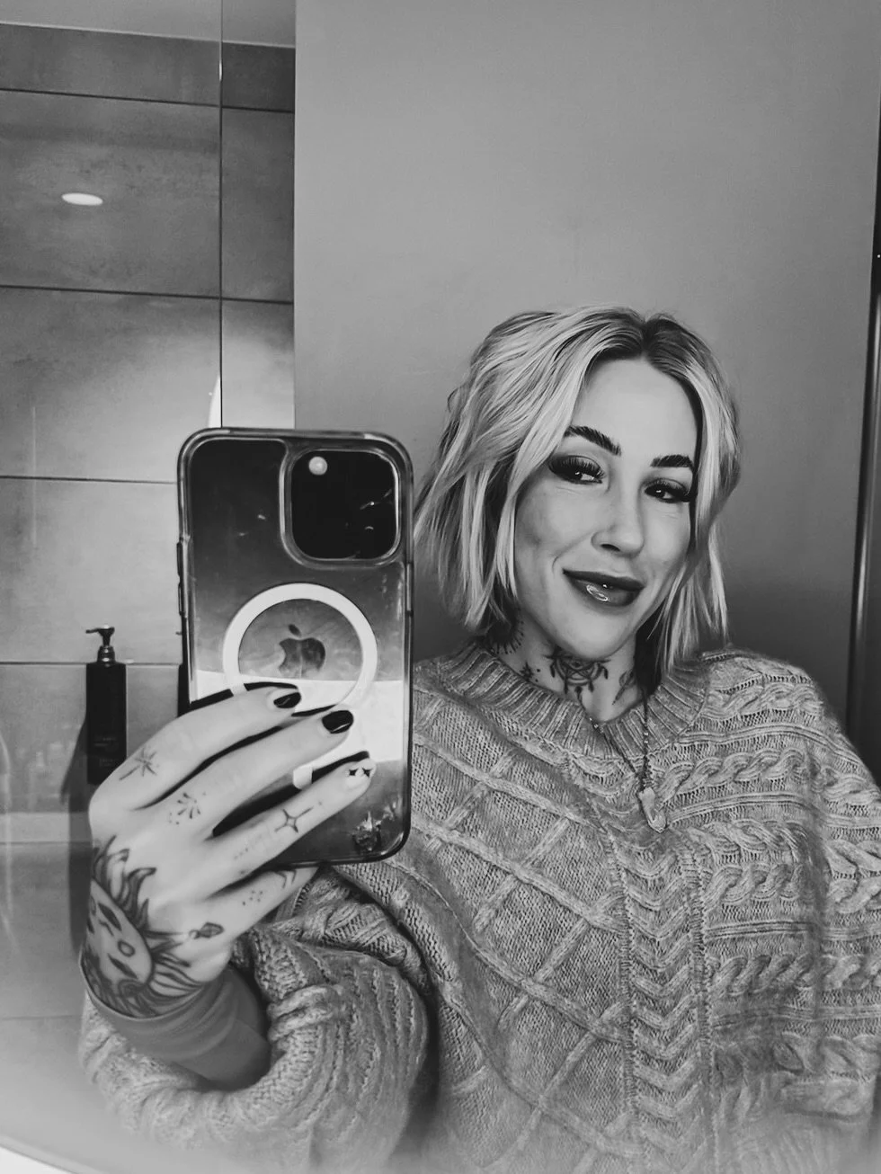 Emotional support sausage ✨

#vienna #founder #explore #travel #herbalife