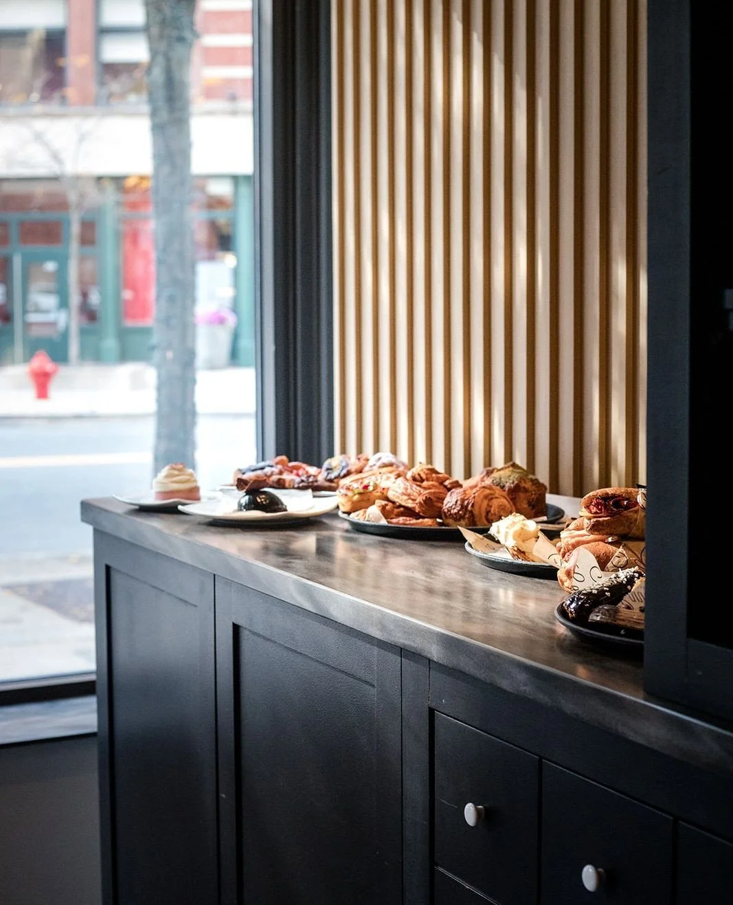 Our MK Lounge is the perfect space for your next small event. Whether it be an intimate brunch or an office presentation. We are here to support you.