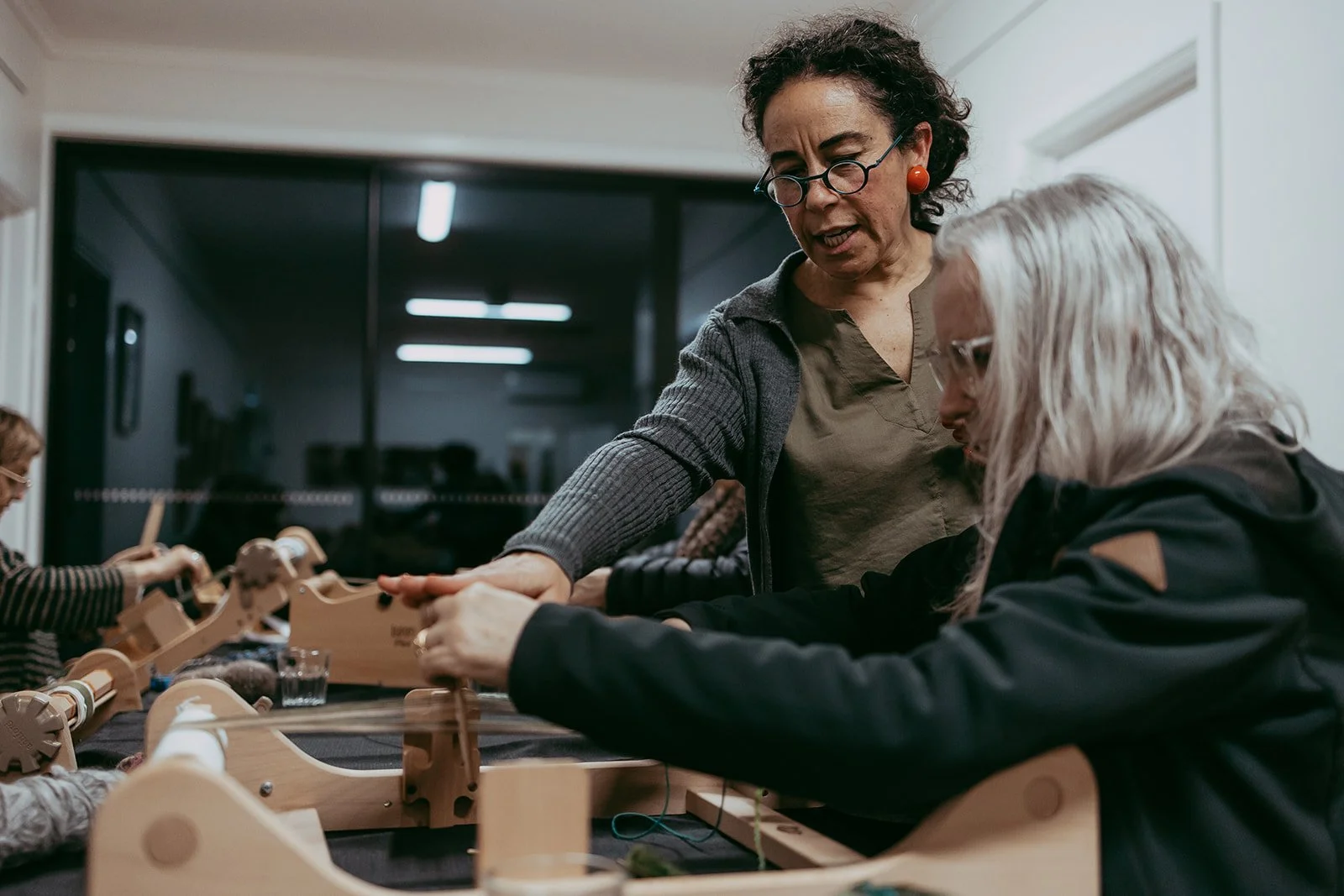 Learn to Weave in Person: Why Face-to-Face Classes Beat YouTube Tutorials