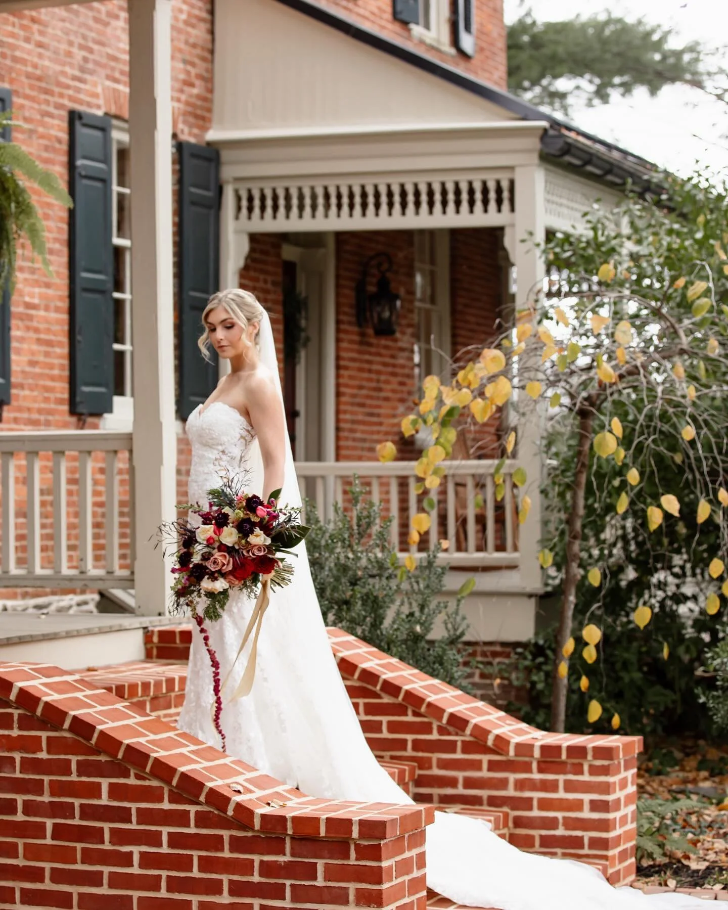 Monday mornings look a little different when you&rsquo;re the grateful owners of a 1736 historic inn and garden estate 🤍✨ Watching couples create forever memories here never gets old. These bridal suite steps have seen so many beautiful beginnings &