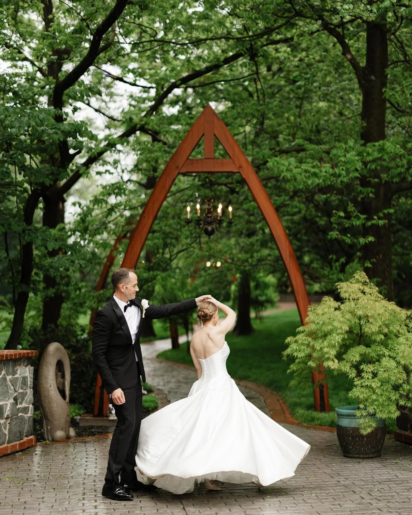 Welcome, June. 🌿🤍 As the gardens come alive, so do the love stories celebrated beneath our arches. Here&rsquo;s to a summer season filled with beauty, joy, and unforgettable &ldquo;I do&rsquo;s.&rdquo; ✨
@alyvphotography 
.
.
.
#summerweddings #wel