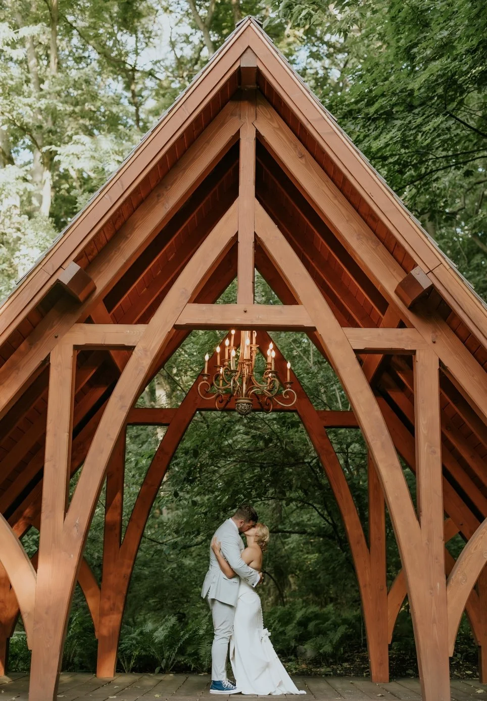 Wedding couple under The Abbey arch