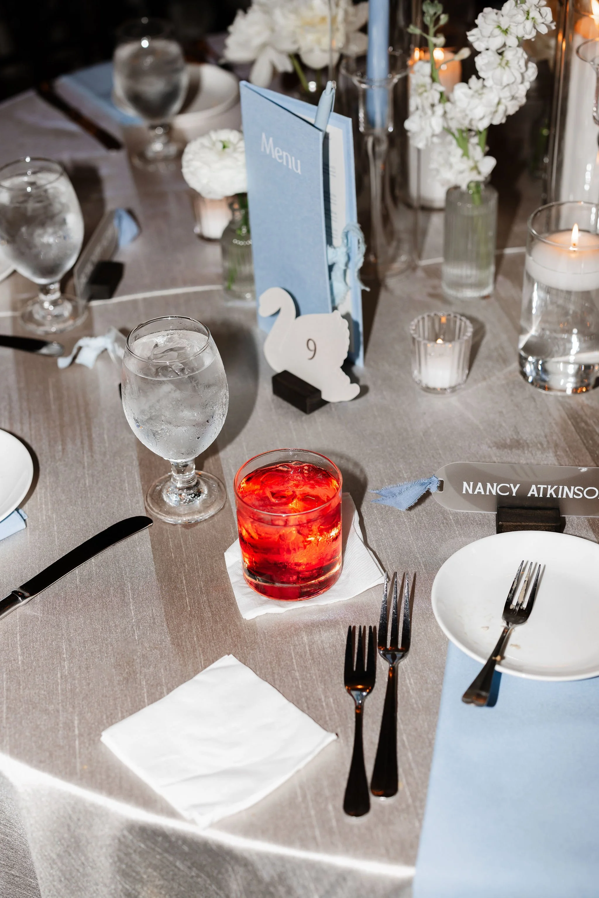 reception table late night photo