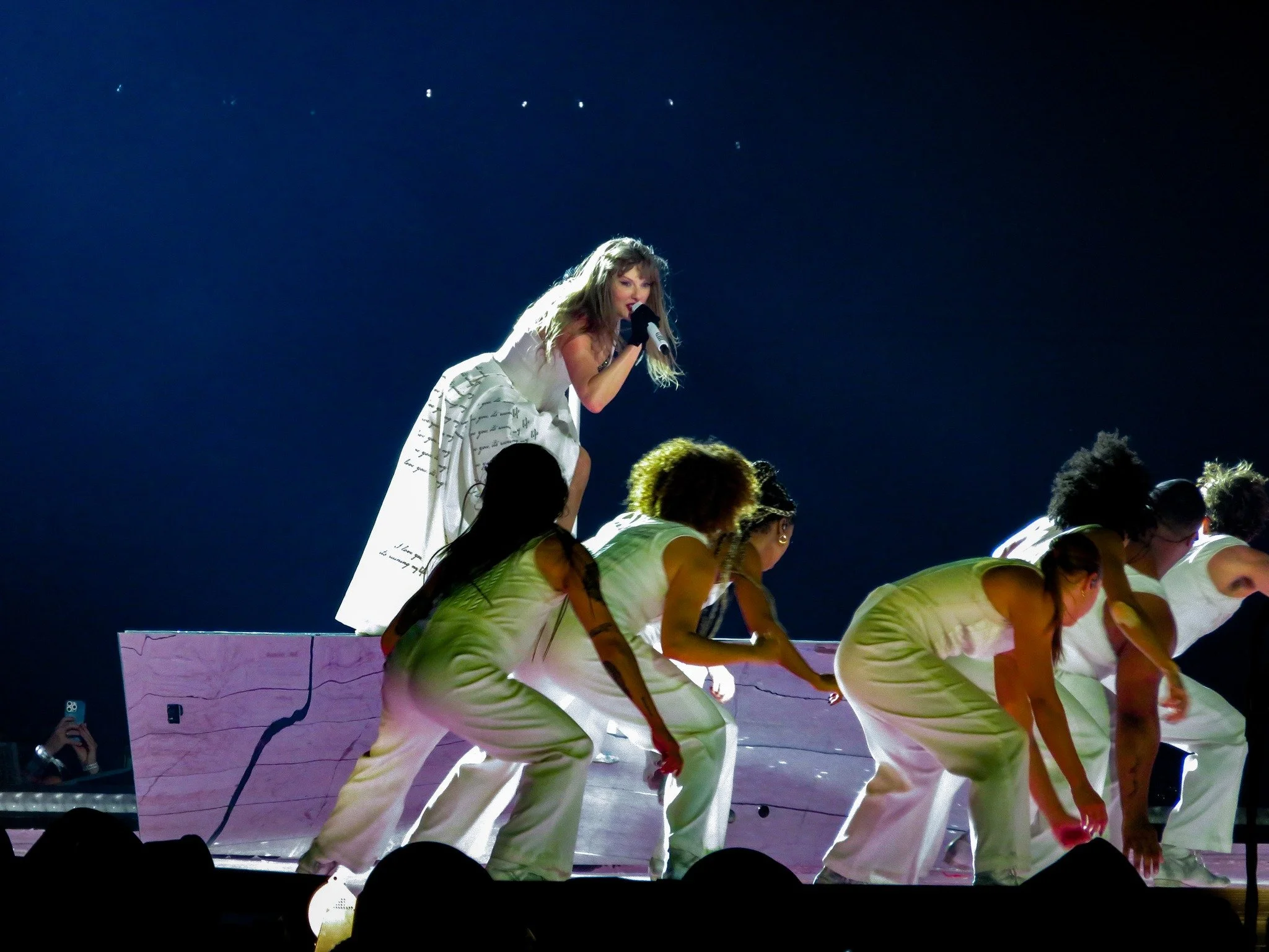 Taylor Swift - TTPD | The Eras Tour - November 22nd, 2024

📸Canon SX720 HS

#taylorswift #ErasTour #taylorswiftlive #tstheerastour #theerastourtoronto #theerastourtorontonight5 #rogerscentre #ConcertPhotography #LiveMusic # #ErasTour2024 #canon #can