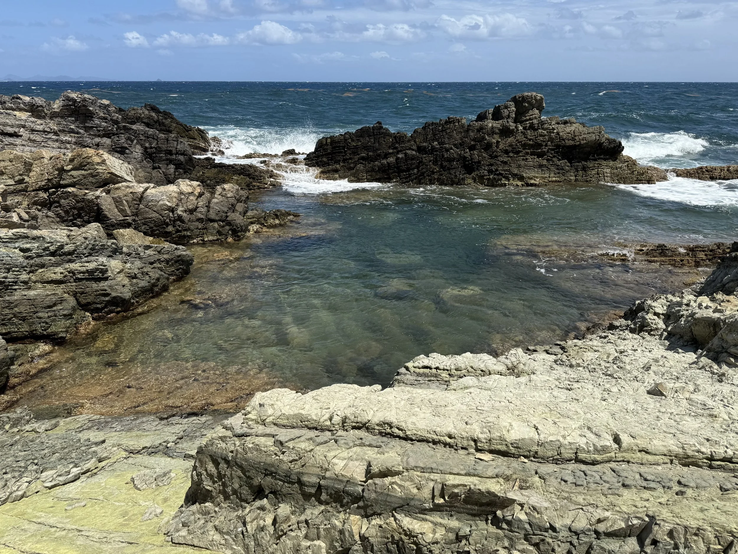 hidden natural pool in Sint Maarten