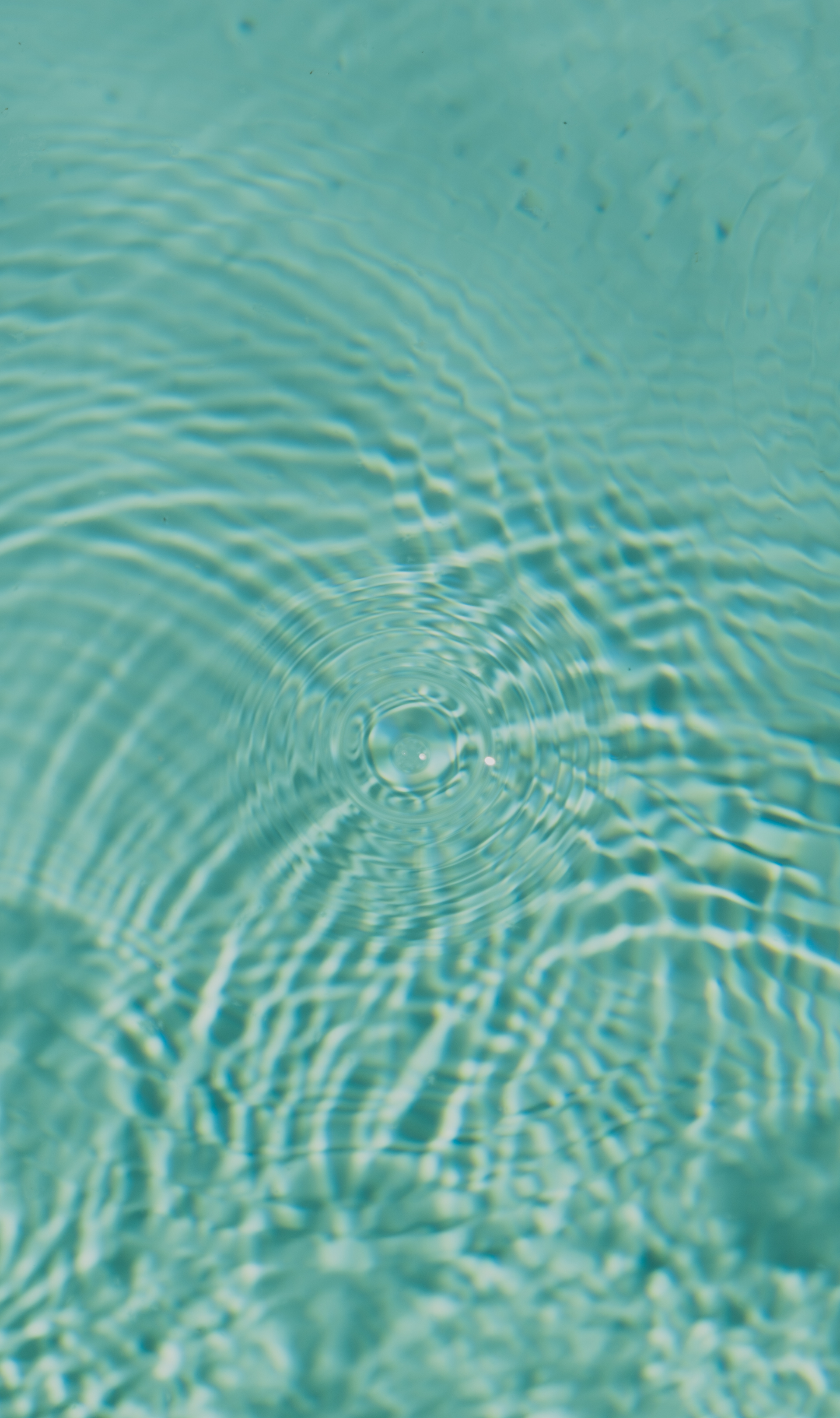 Ocean waves representing emotional regulation, flow, and aligned feminine leadership in business