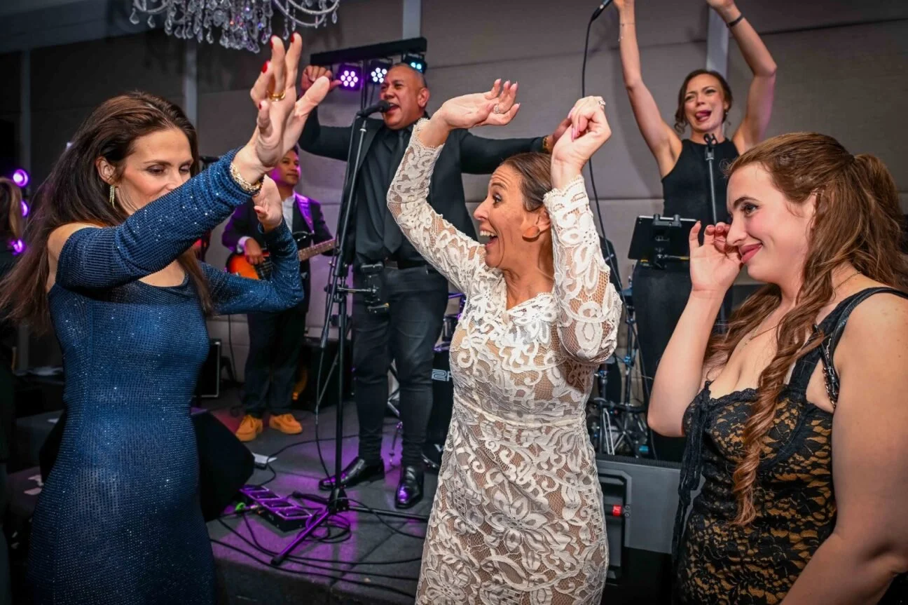 Dancing 16.jpg