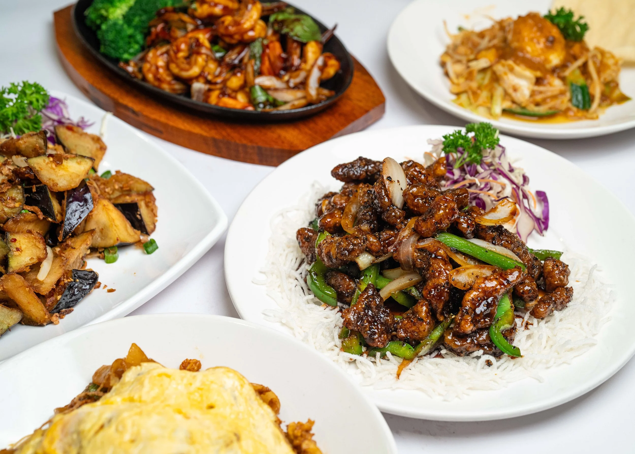 Chom's Restaurant-17.jpg