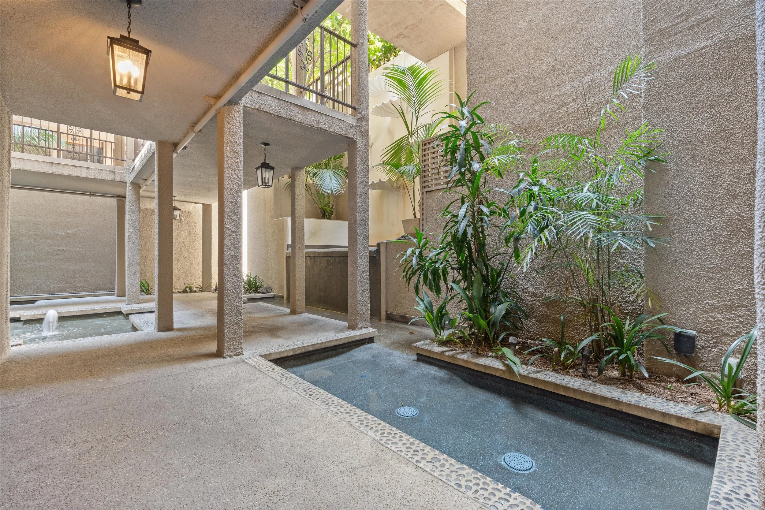 43-8455-fountain-ave_043.jpg