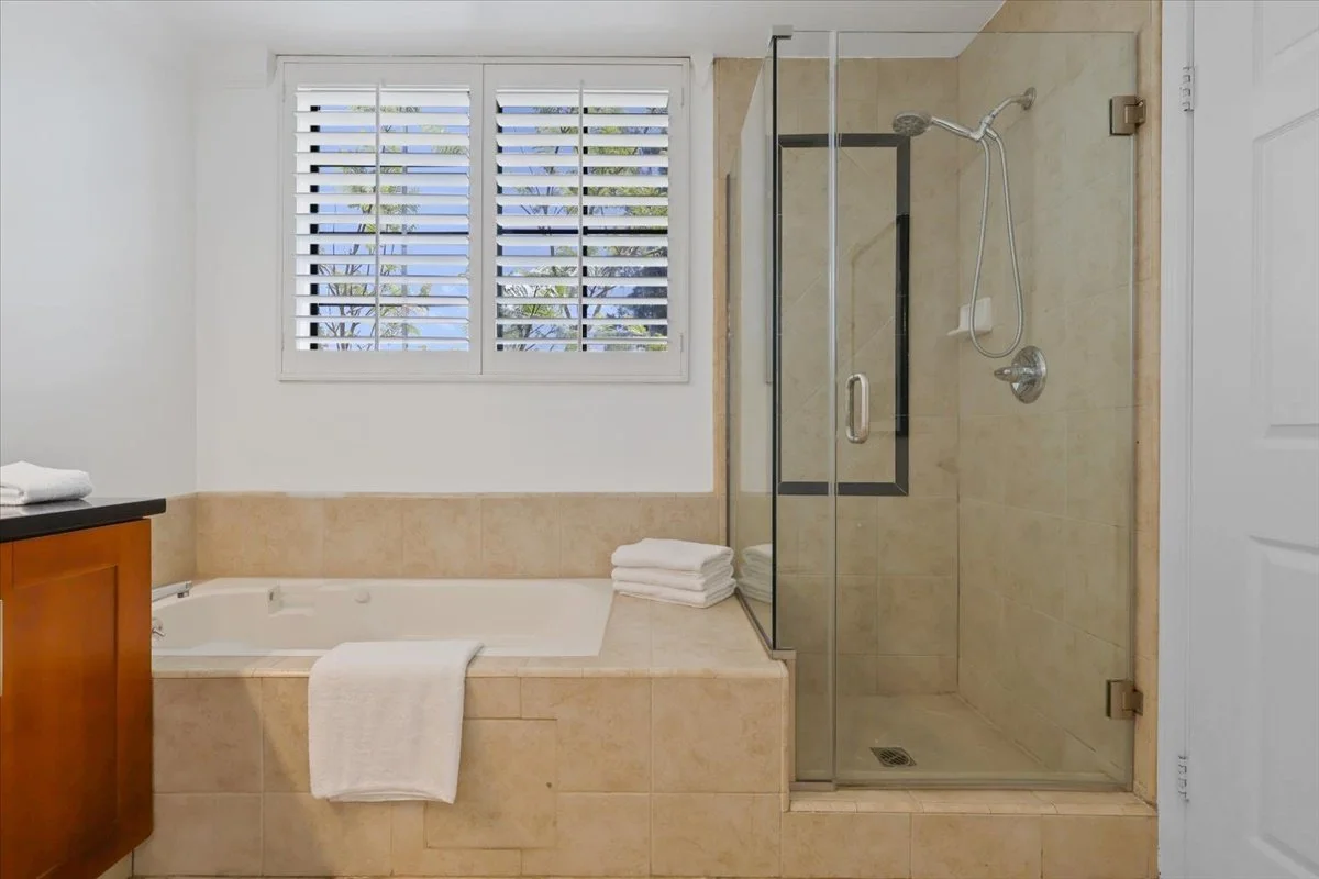 22-107 N Swall Dr-24.jpg