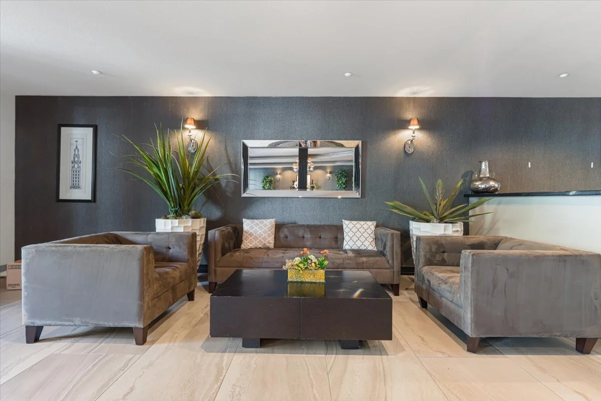 04-107 N Swall Dr-38.jpg