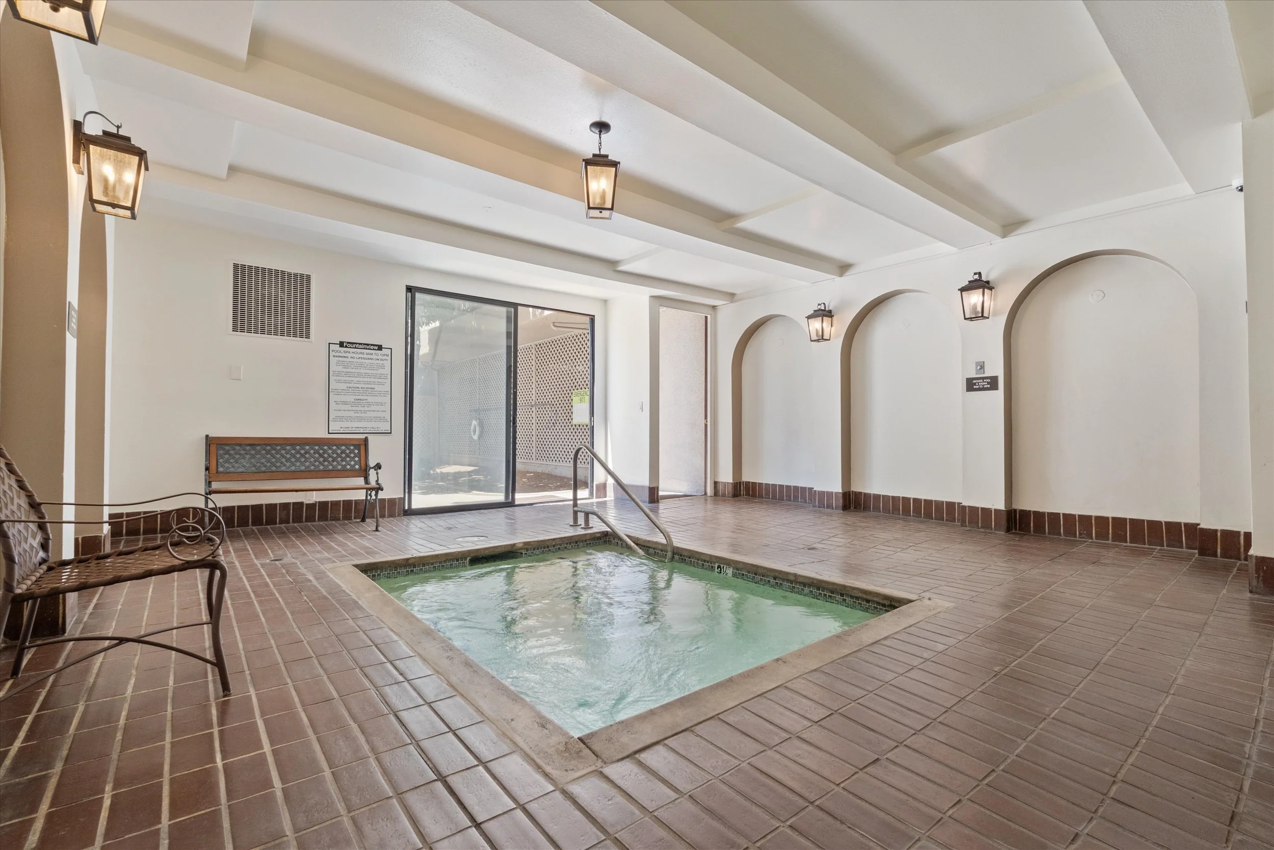 54-8455-fountain-ave_054.jpg