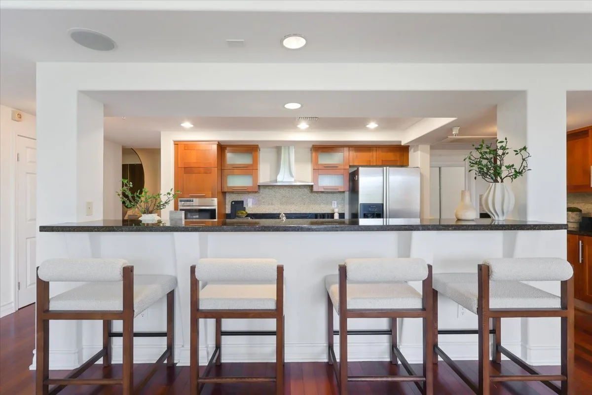 13-107 N Swall Dr-13.jpg