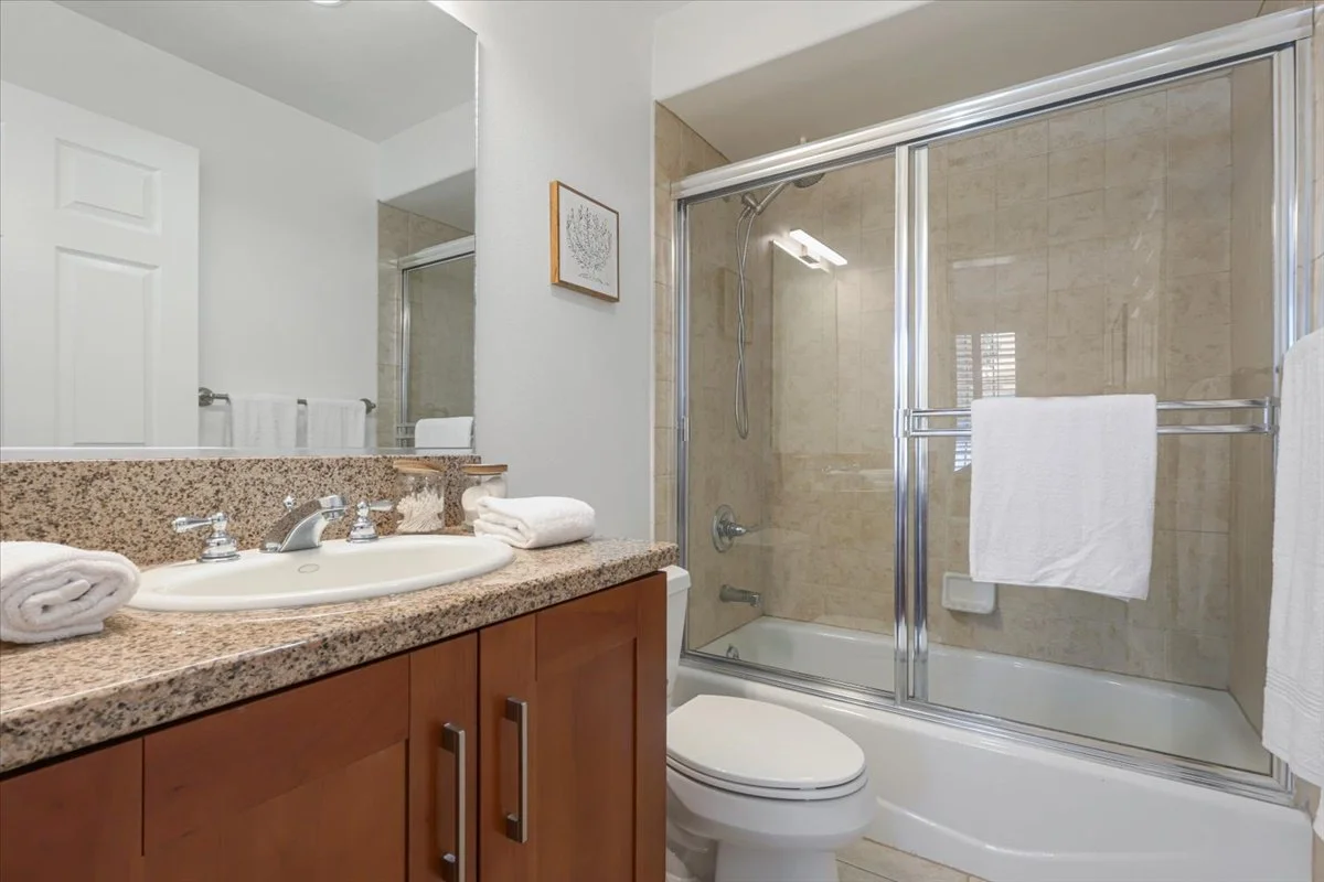 26-107 N Swall Dr-28.jpg