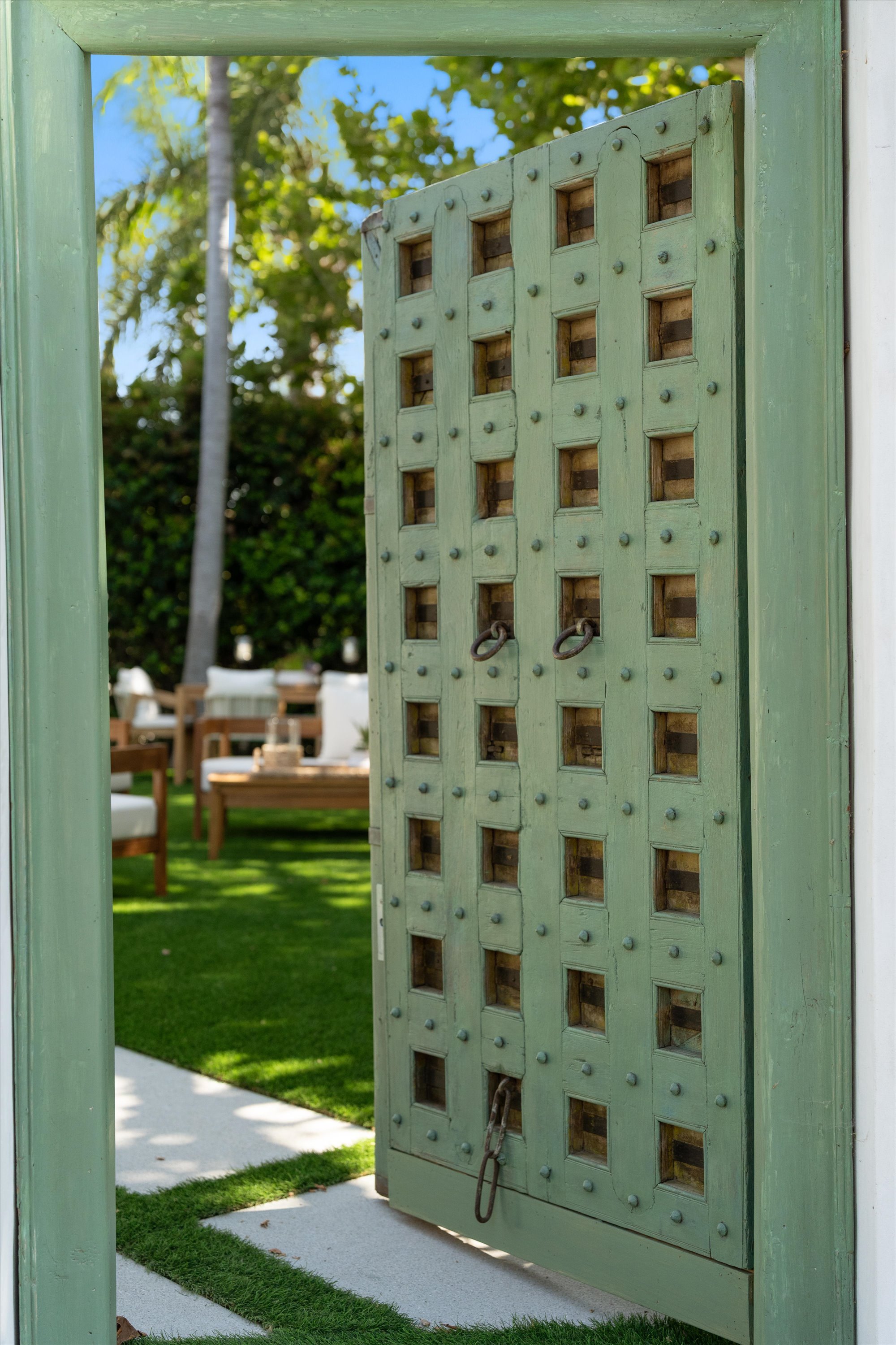 03-100-s-la-jolla-ave_03.jpg