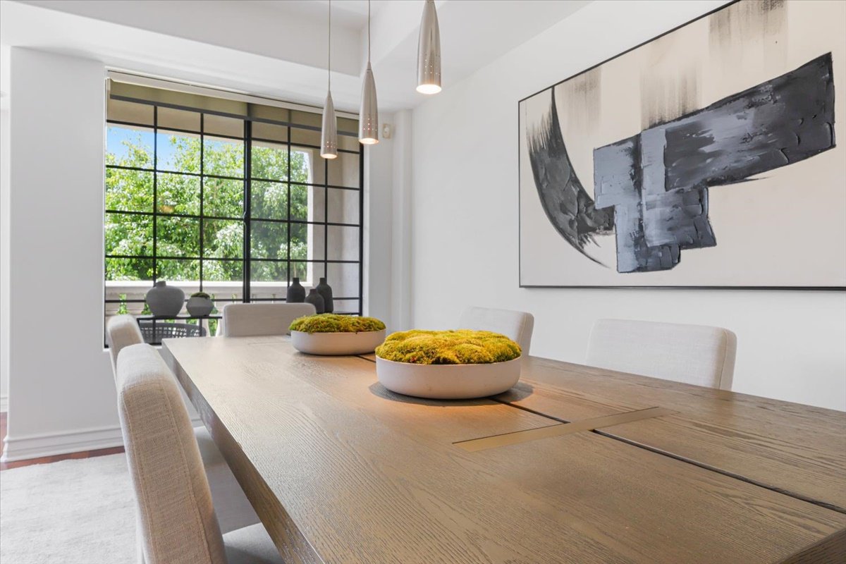 11-107 N Swall Dr-11.jpg