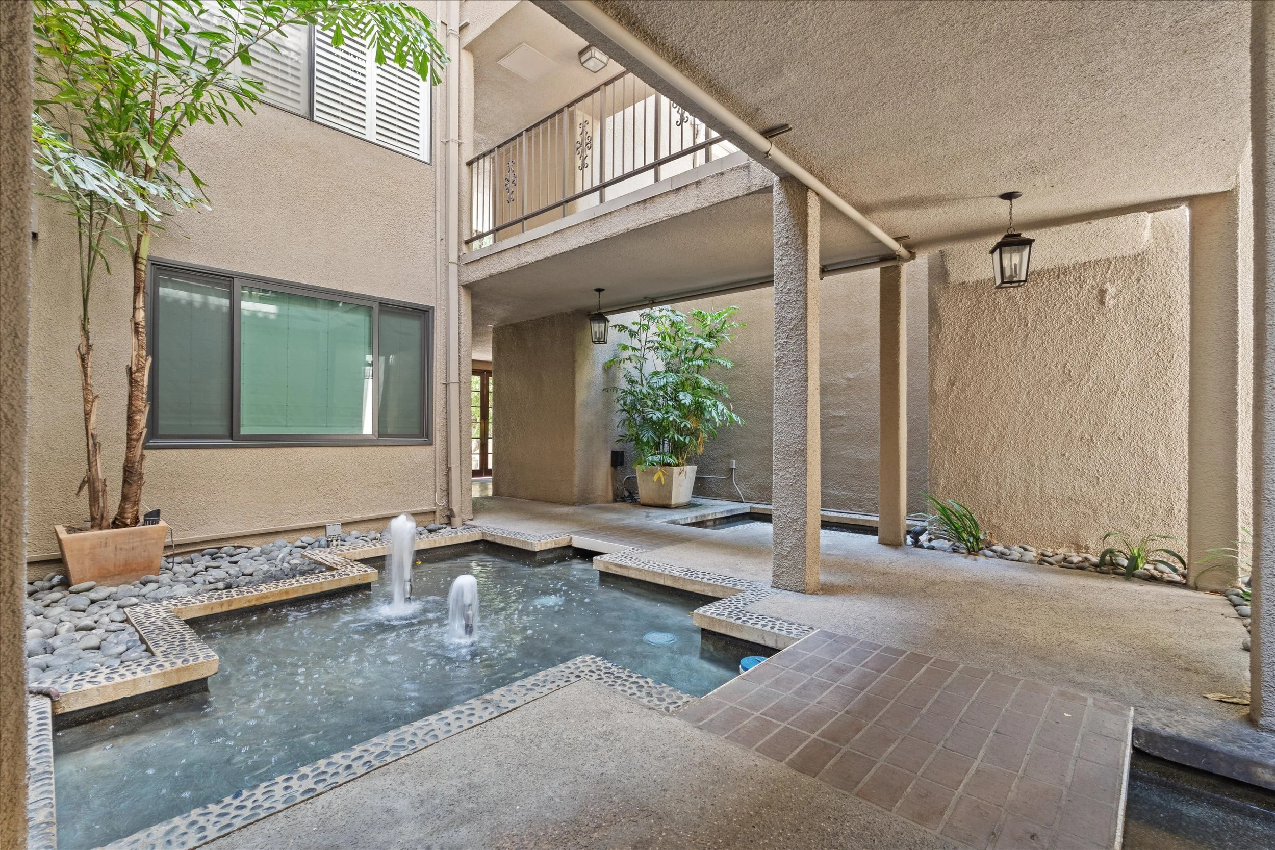 42-8455-fountain-ave_042.jpg