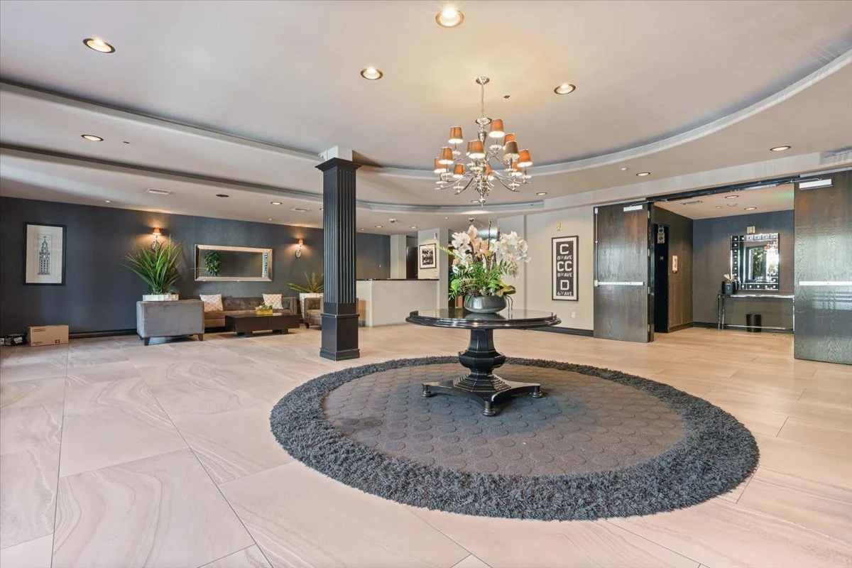 02-107 N Swall Dr-37.jpg