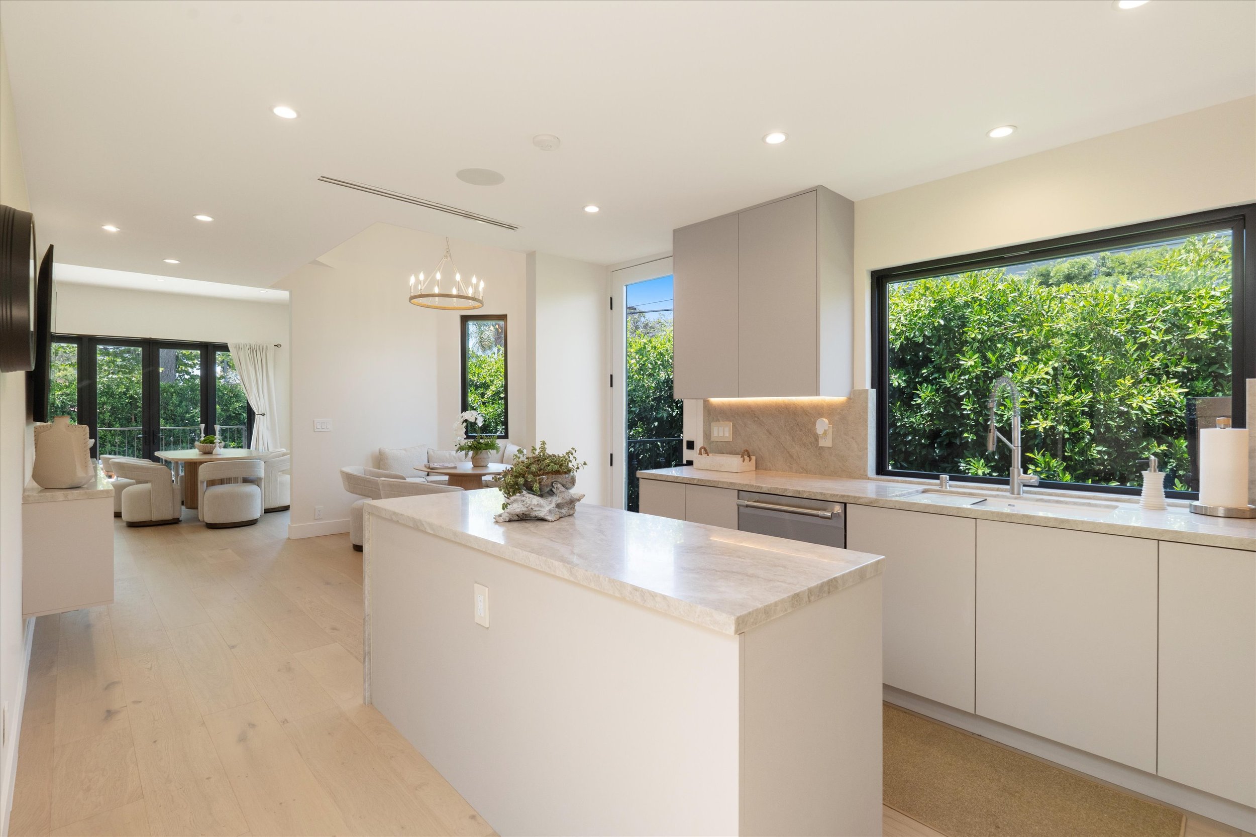 31-100-s-la-jolla-ave_31.jpg