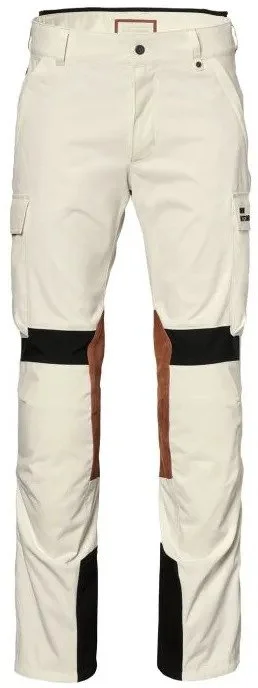 Ljusa byxor med mörka och bruna detaljer, fickor och knappar framtill. Designade för utomhusaktiviteter.
