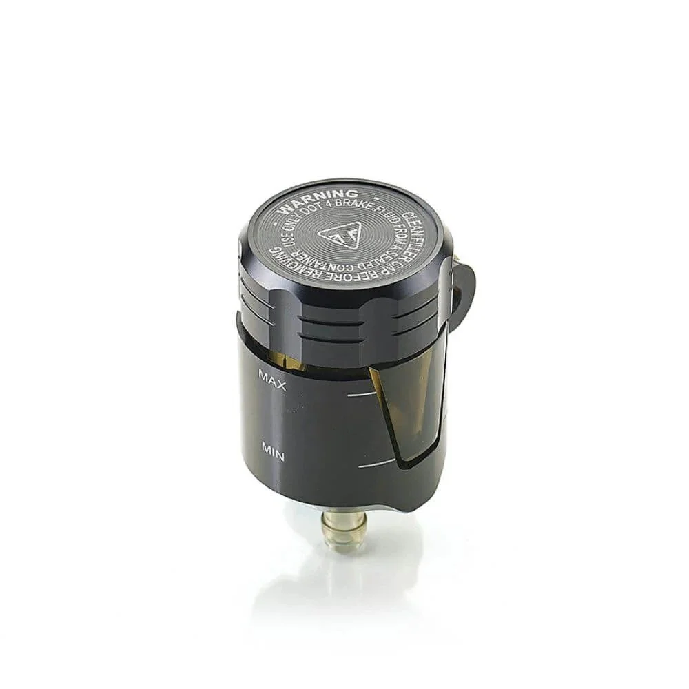 Motorcykel bromsvätskebehållare på vit bakgrund.