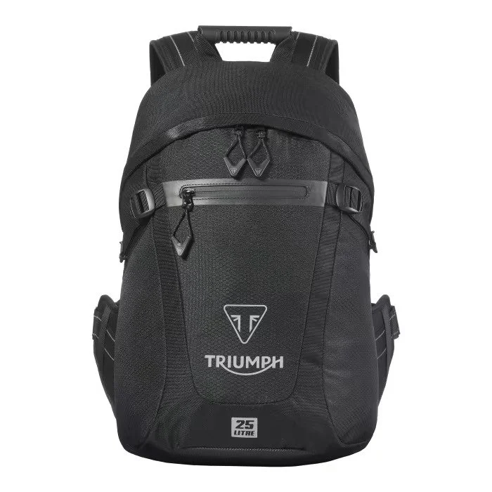 Svart ryggsäck med Triumph-logotyp och 25 liter kapacitet.