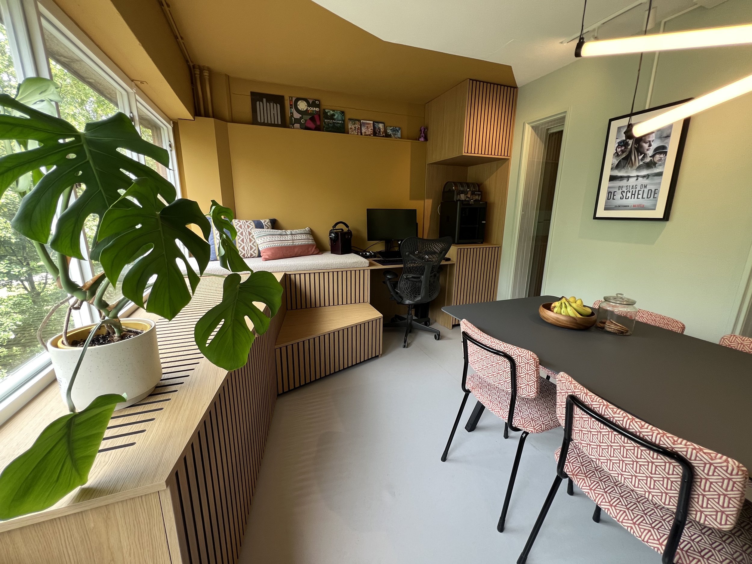 Greenroom2.jpg