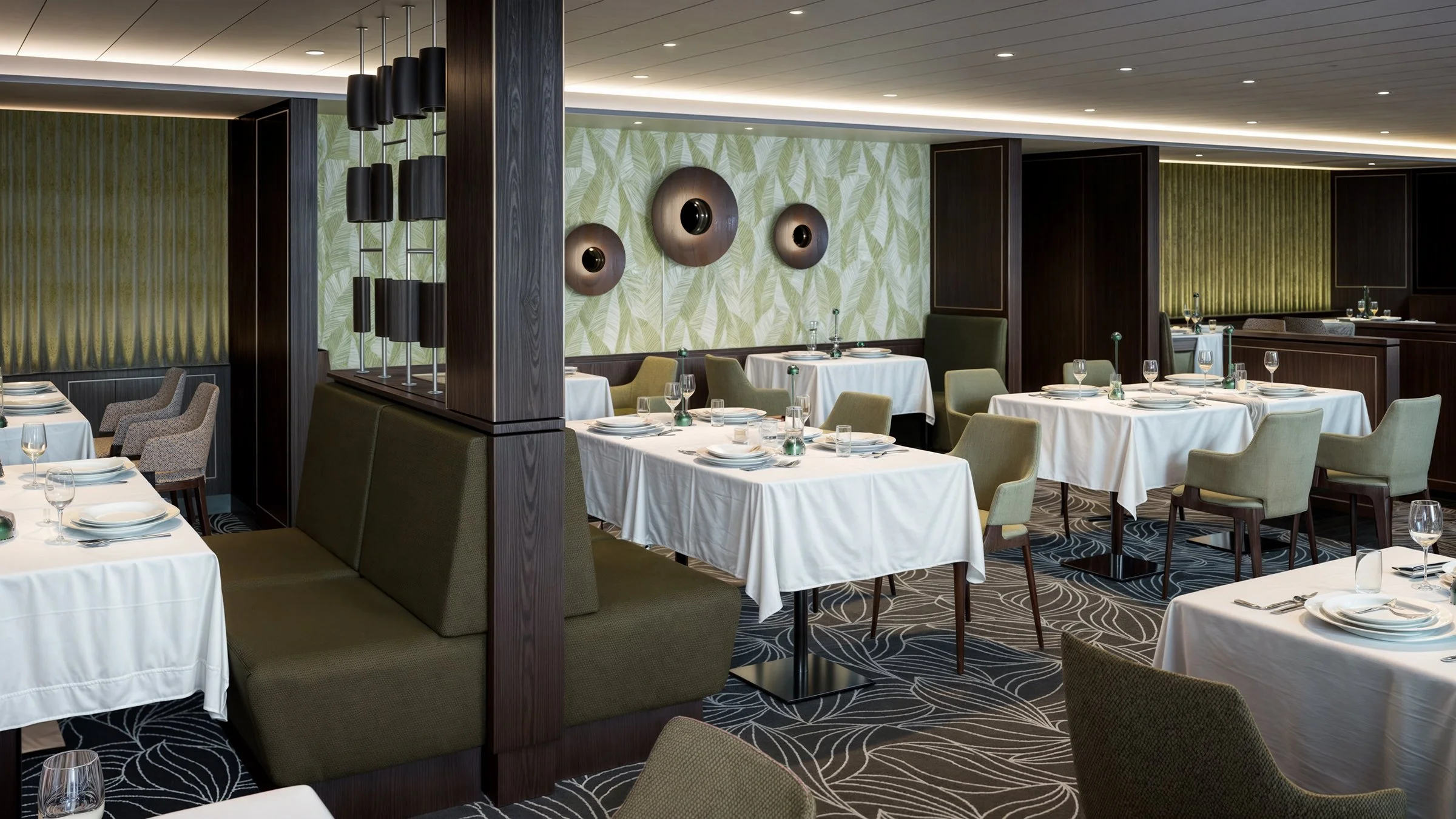 Pichlers Restaurant 01 enhanced.jpg