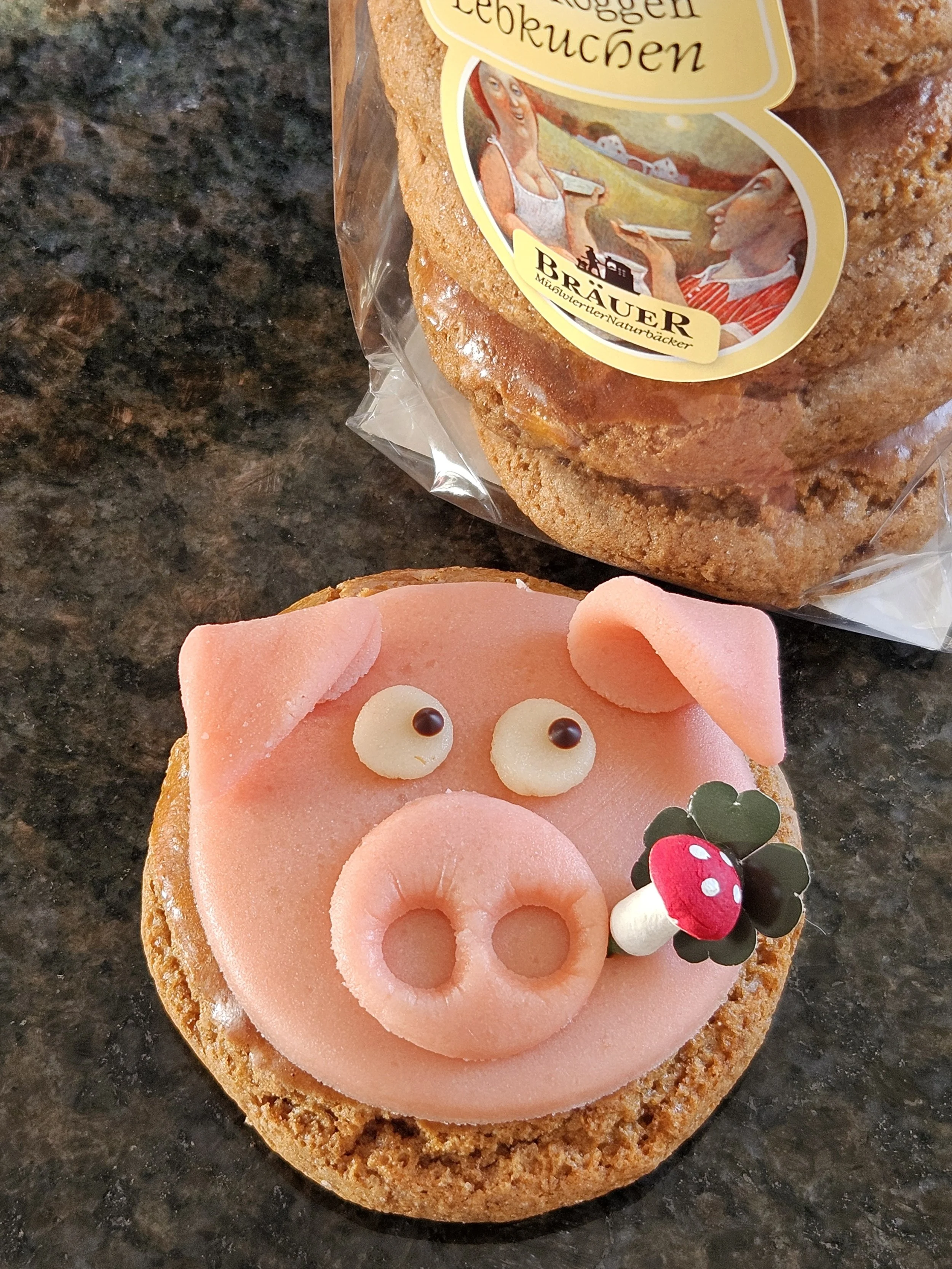 Lebkuchen-Marzipan Glücksschweinchen🐷