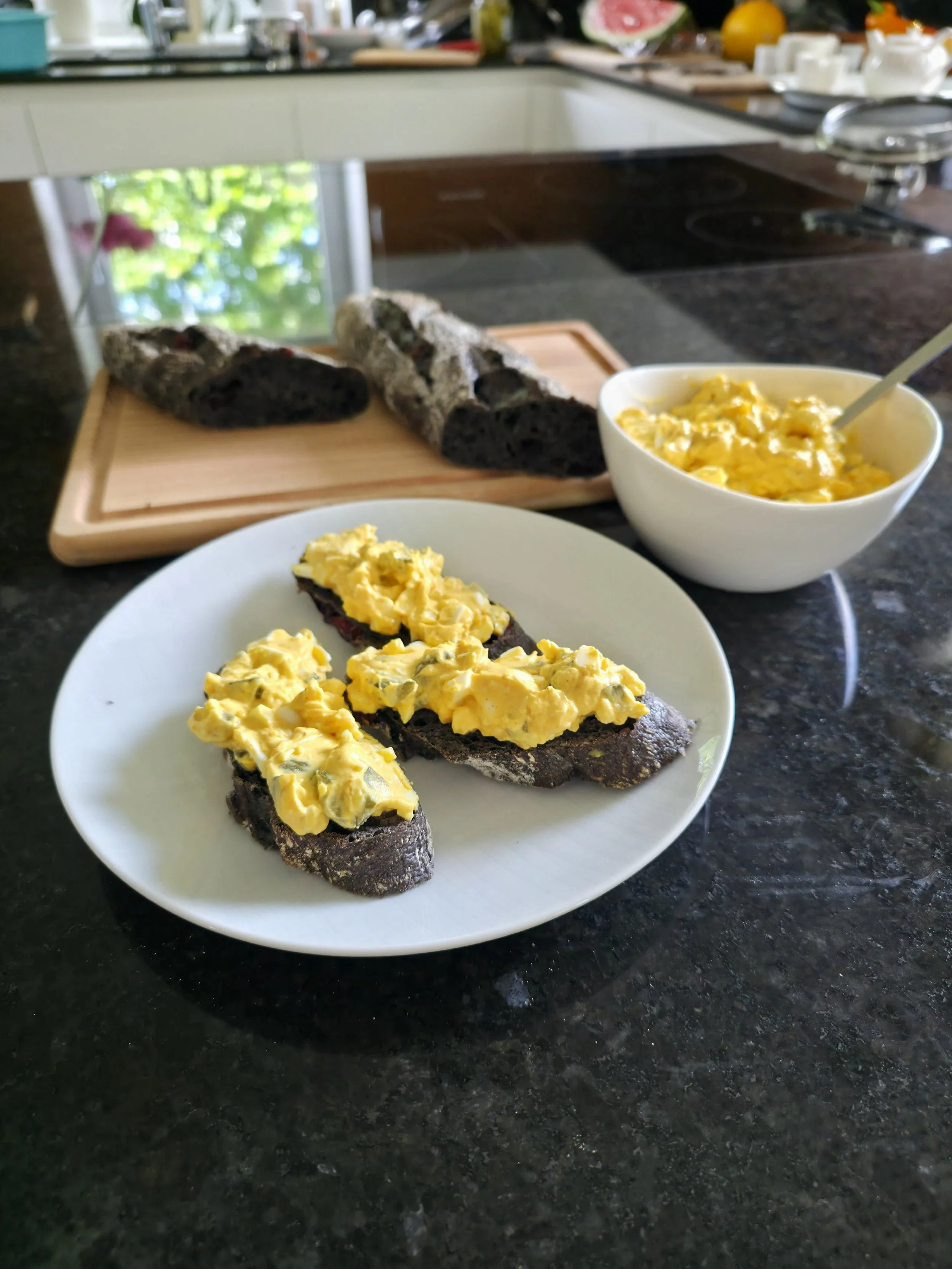 Pane Nero &amp; Eier-Curry Aufstrich – ein Genusstipp aus der Backstube