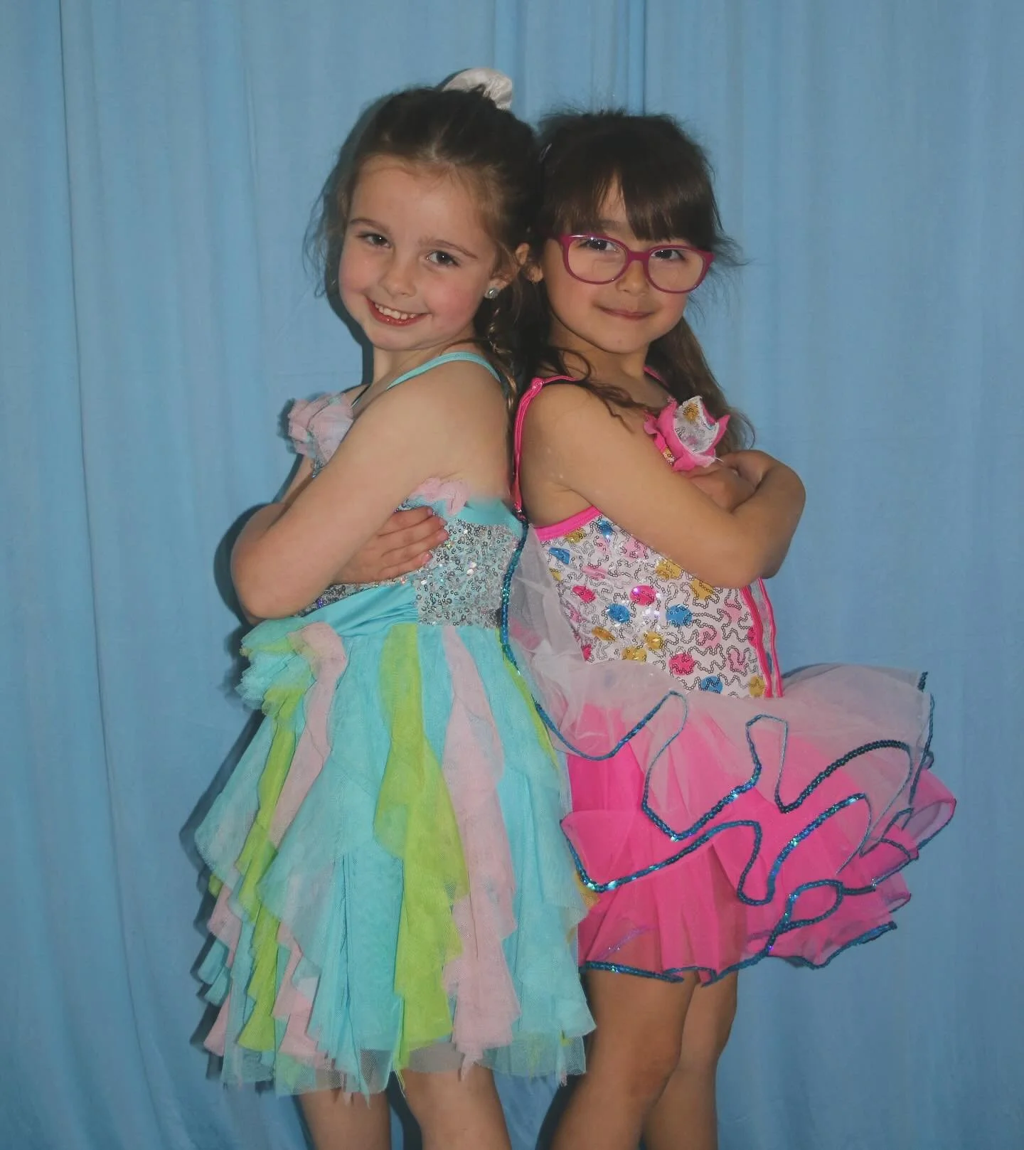 Our dancers are ready to sparkle and shine! 🌟
Make sure you&rsquo;ve got your tickets to the SDC End of Year Concert &mdash; it&rsquo;s almost showtime! 💖

Head to our website to secure yours now!

#mountbarker #adelaidehllls #dance #dancestudio #c