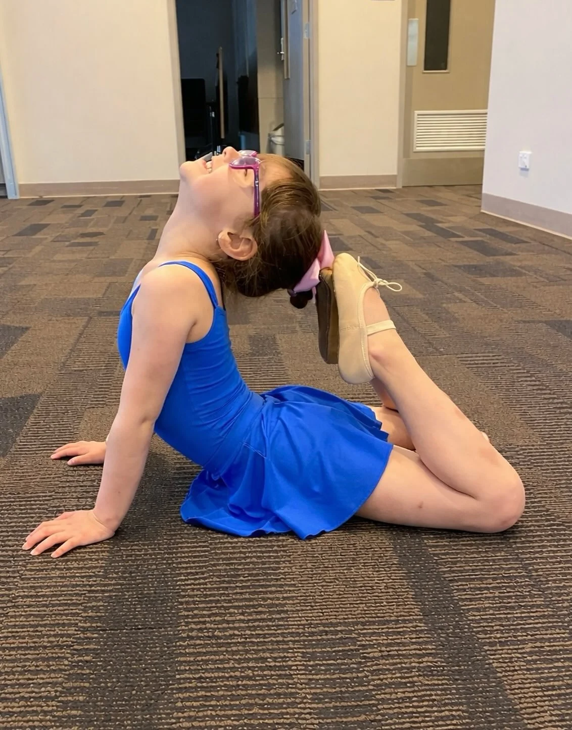 Roll, tumble, and shine! ✨ Our 6&ndash;10s acro class is where fun meets flexibility.

Register today on our website : www.studiodancecollective.com.au/register

#mountbarker #adelaidehills #RegisterNow #share #acrobatics