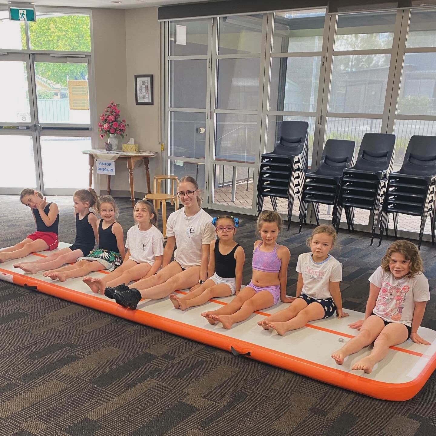 Our Acro team have been showing so much progress! Their hard work is paying off 🤸&zwj;♂️ 

#mountbarker #adelaidehills #dance #danceschool #acro