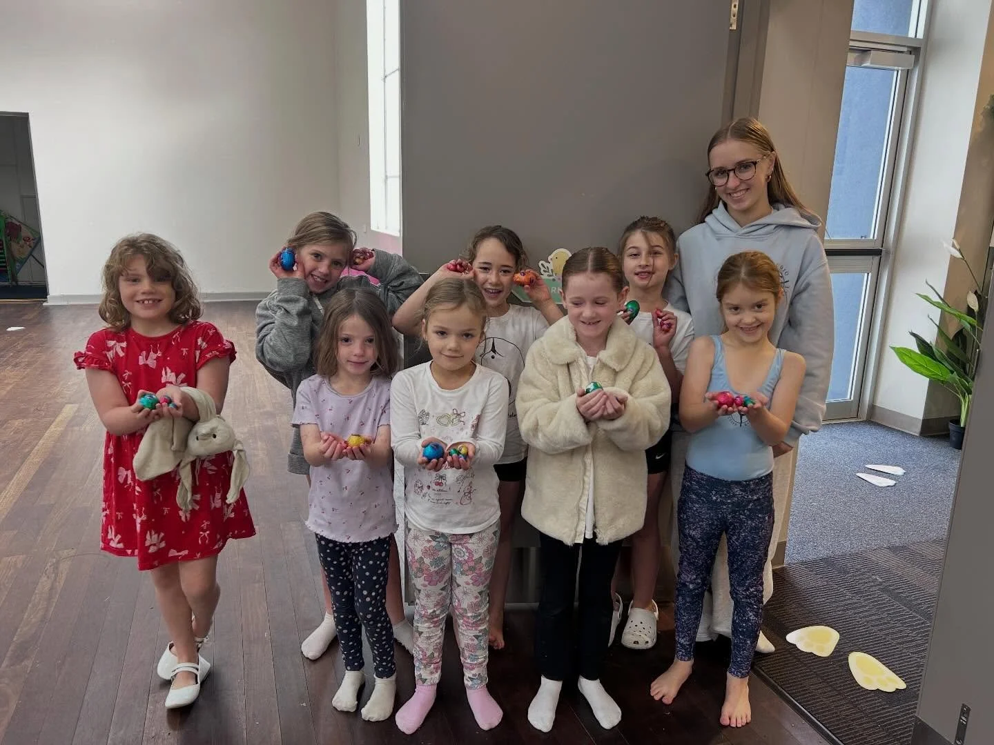 What a way to spend our Easter Saturday! 
Thank you to Miss Eliza for setting up an Easter hunt for our Saturday ballet and acro teams! 

We hope everyone is having a wonderful Easter! 🐣 

#mountbarker #adelaidehills #danceschool #dance #easterweeke