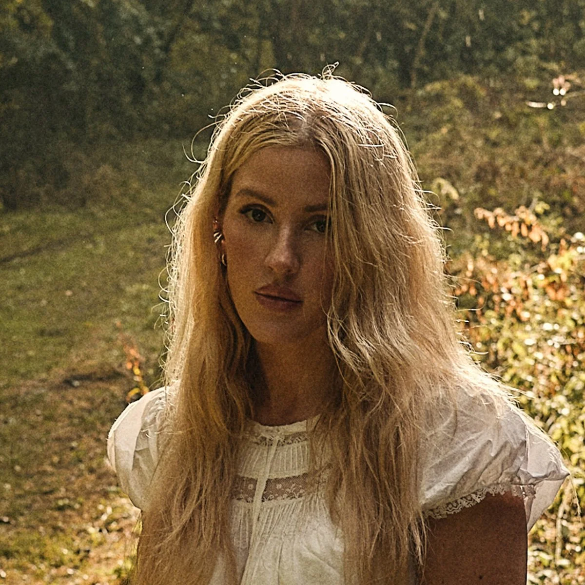 Ellie Goulding - We Know Too Much
