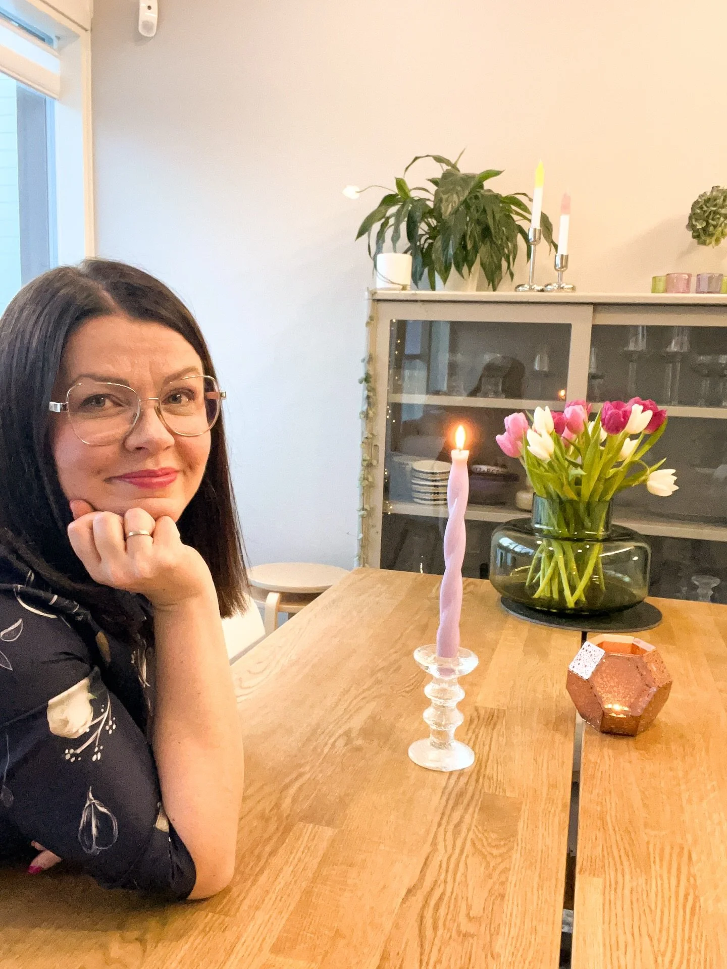 T&auml;n&auml;&auml;n kaiken pinkin h&ouml;rsyl&auml;n keskell&auml; m&auml; haluan yhdist&auml;&auml; yst&auml;vyyden ja kannustamisen sek&auml; toisten nostamisen. 

Oon jo hetkisen miettinyt, miten upeassa erilaisten ihmisten kuplassa t&auml;&auml