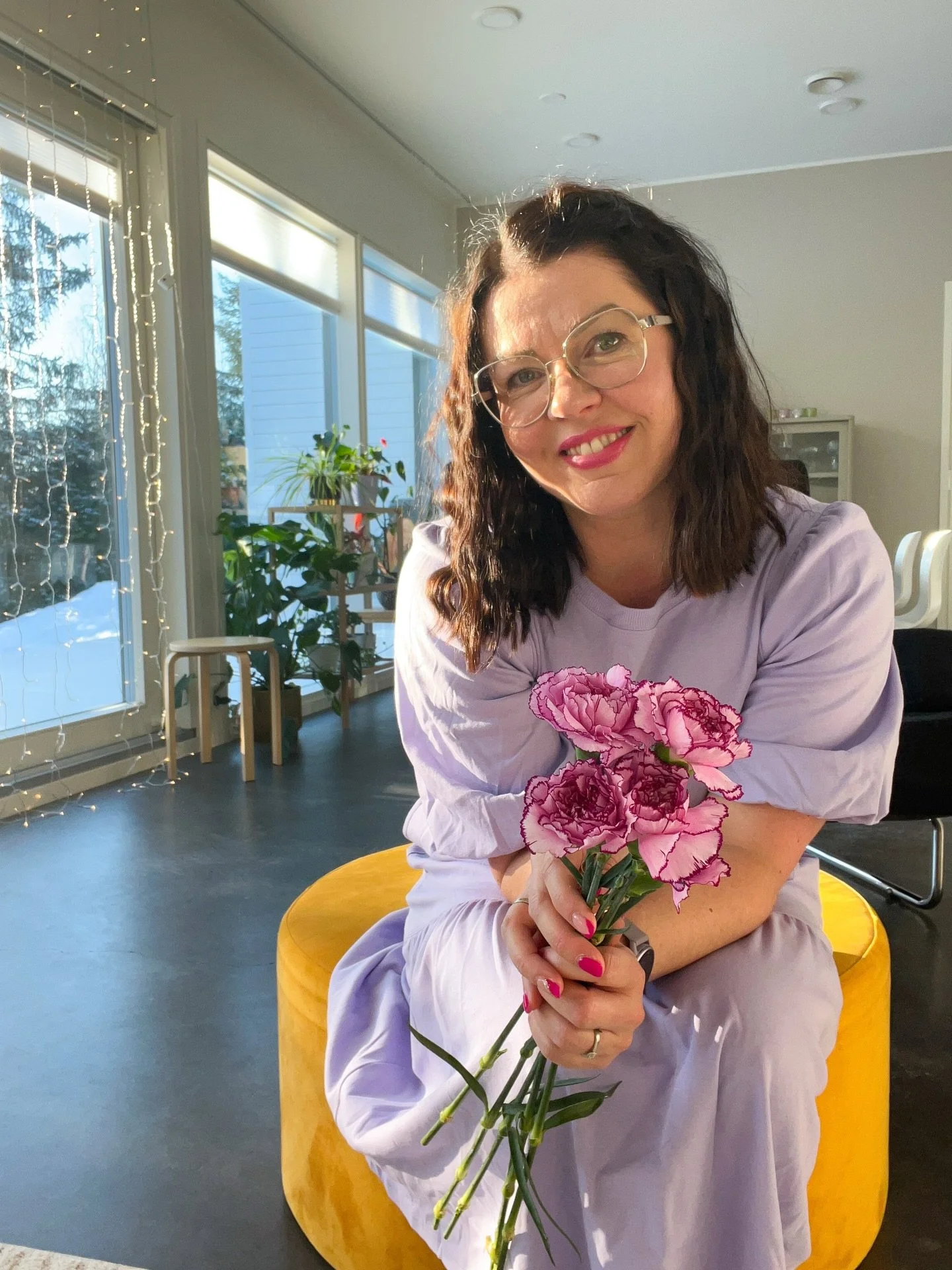 Jos sulla pilkistelee jossain sis&auml;ll&auml; pieni kipin&auml; ja halu testata omia siipi&auml;&auml;n yritt&auml;j&auml;n&auml;, ent&auml; jos nyt onkin juuri sen hetki?

Okei, nyt joku sanoo, ett&auml; voiko taas hullumpaa hetke&auml; ollakaan. 