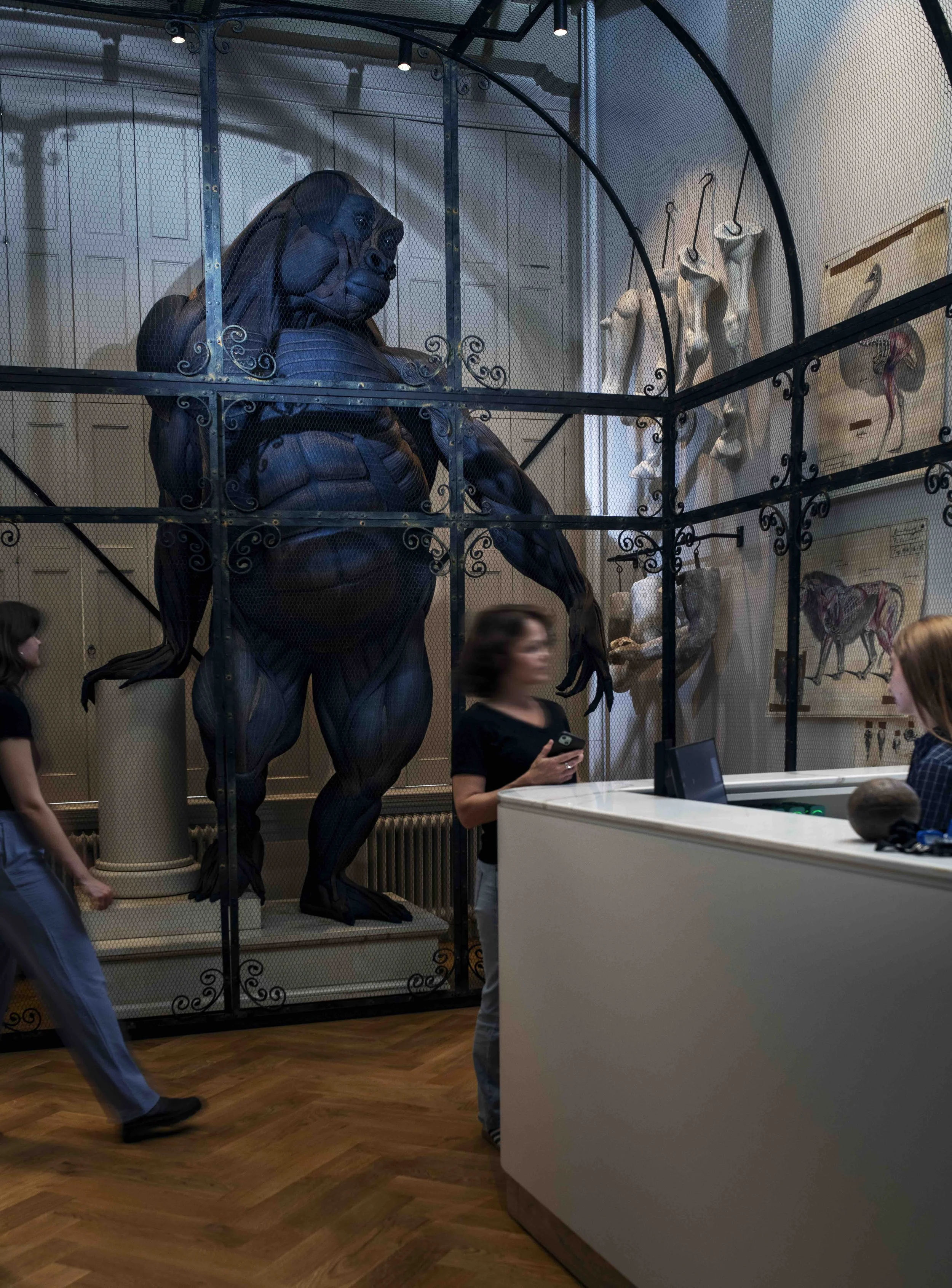 4 meter big denim G.STAR Gorilla sculpture by Darwin Sinke & van Tongeren, for G-STAR. Photo: © Tim Mintiens