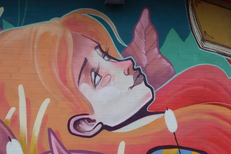 Street art ved stationen i Hovedgård