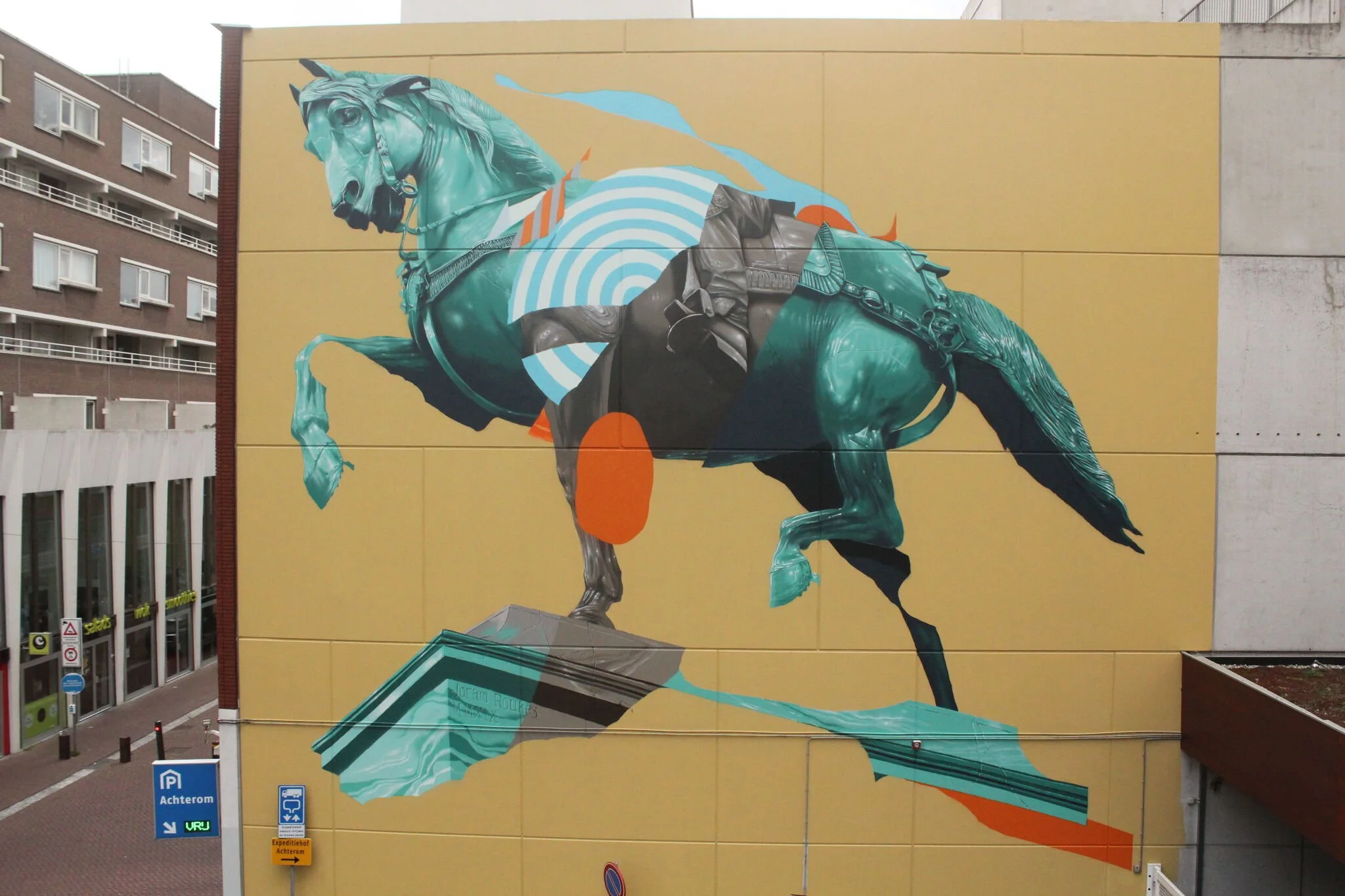 Kunstnerisk facade udsmykning af hollandsk street art kunstener