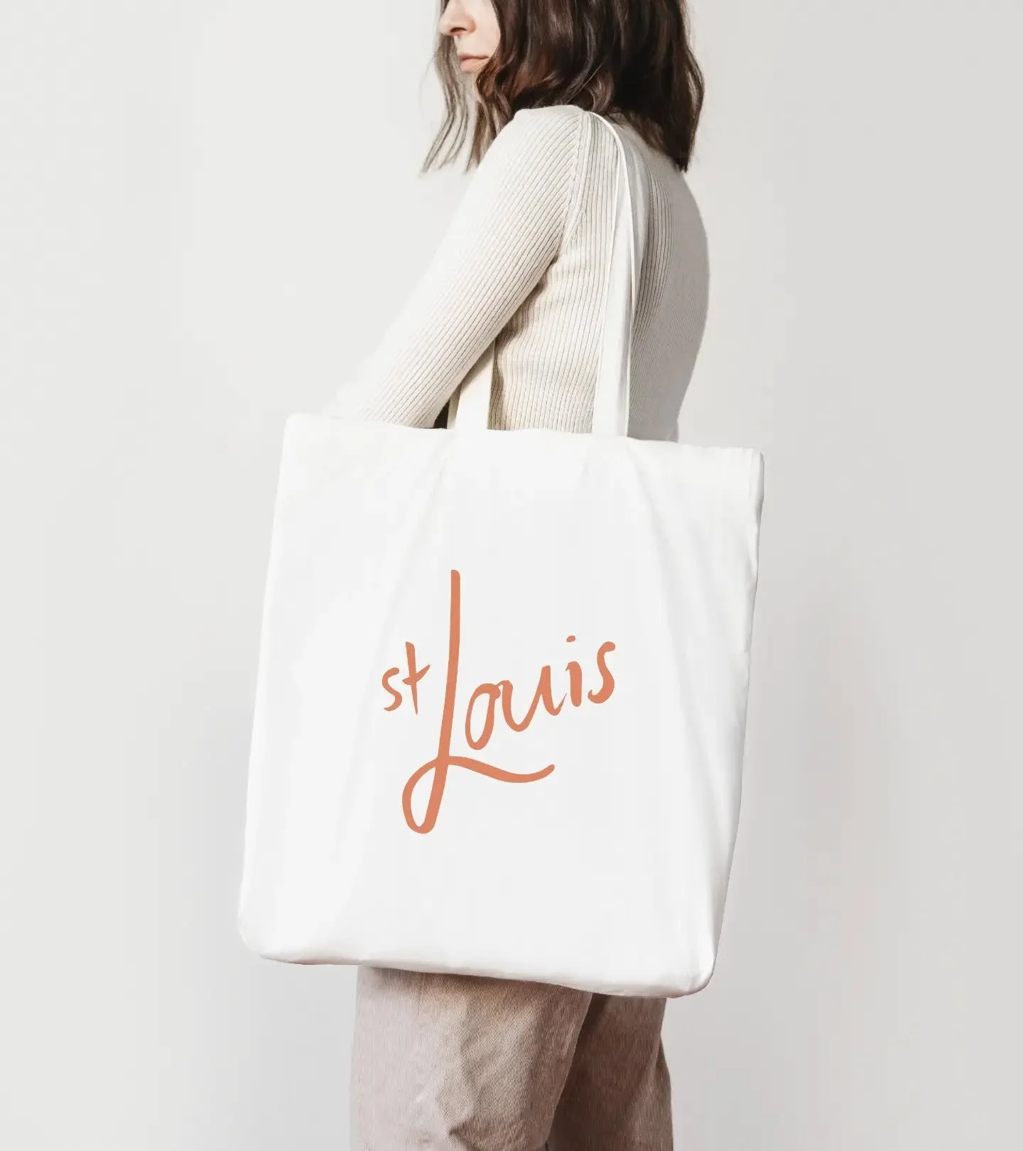 Hand-drawn fonts? Yes please! 🙋🏼&zwj;♀️

Throwback to this logo I created for a lovely little boutique clothing store.