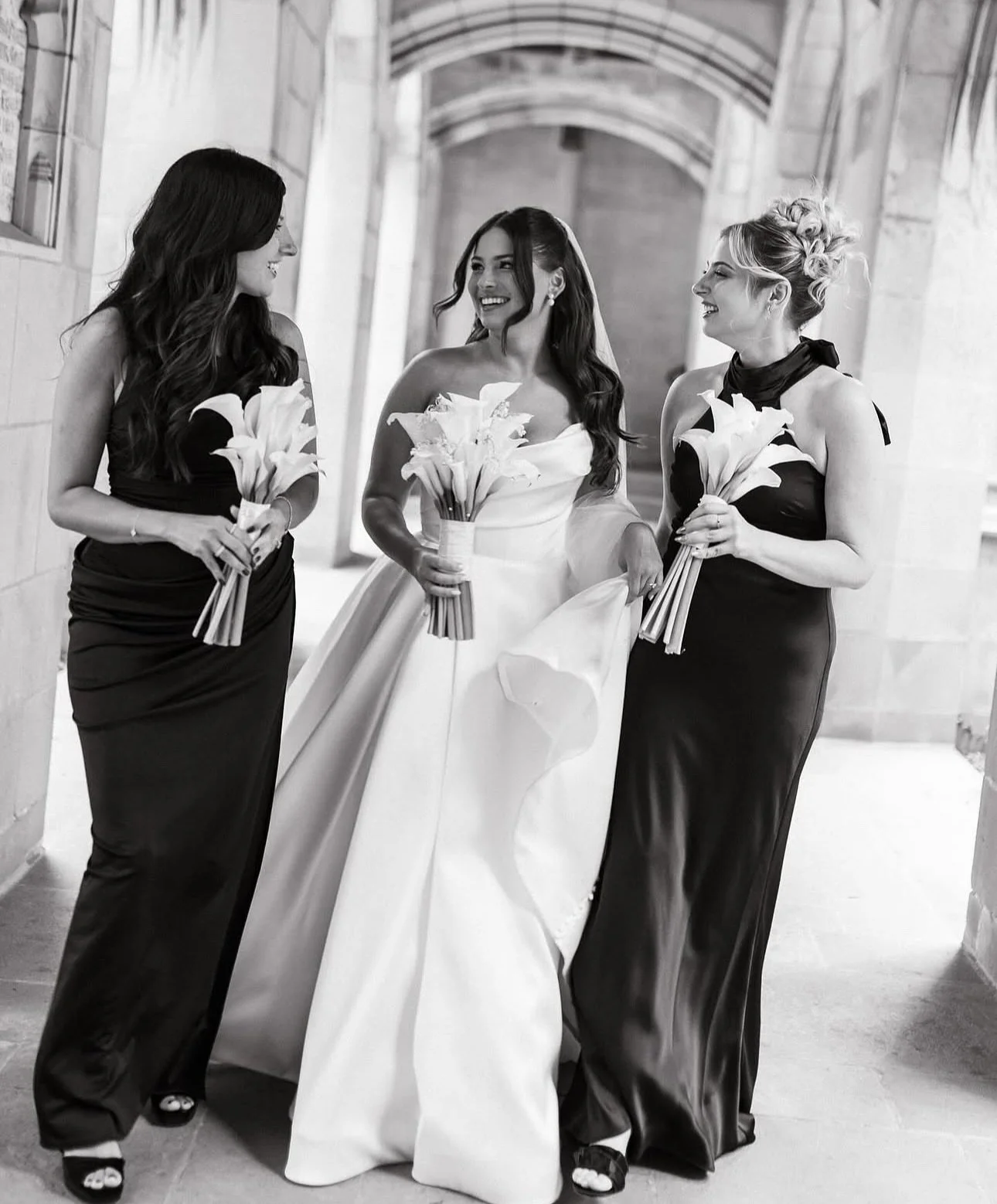 Had to share these sneak peeks because are you kiddin&rsquo; me?? 😍😍😍 stunning bride &amp; gorgeous bridal hair by our stylist Maritza 

HAIR Maritza 
@debrapetrielli.team
PHOTOS @danidahlphoto 

Interested in working with Deb &amp; the Pro Team f