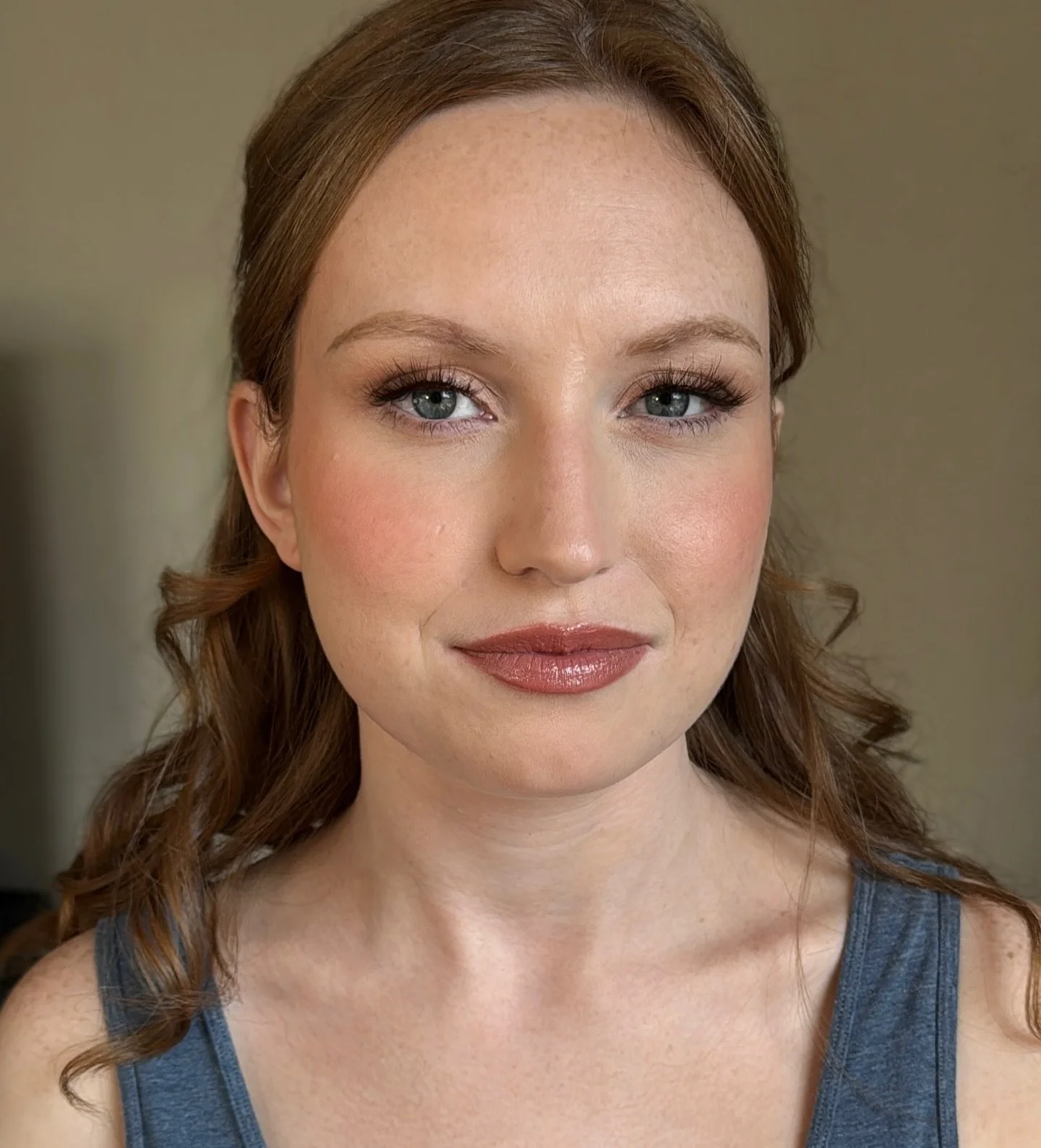 Soft glam, but make it effortless ✨ Follow for more bridal-inspired beauty looks + pro makeup tips. 

MAKEUP Deb 
@debrapetrielli.team

Interested in working with Deb &amp; the Pro Team for your wedding, event, or photo/video project? Send us a messa