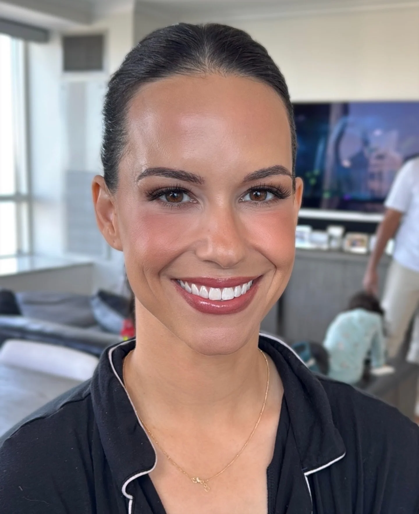 Hot mom alert ✨ family photo shoot ready
Getting your family photos taken for holiday cards soon? I’ve got your hair & makeup covered 🤍 DM or email to book 
HAIR A N D MAKEUP Deb 
@debrapetrielli.team
Interested in working with Deb &