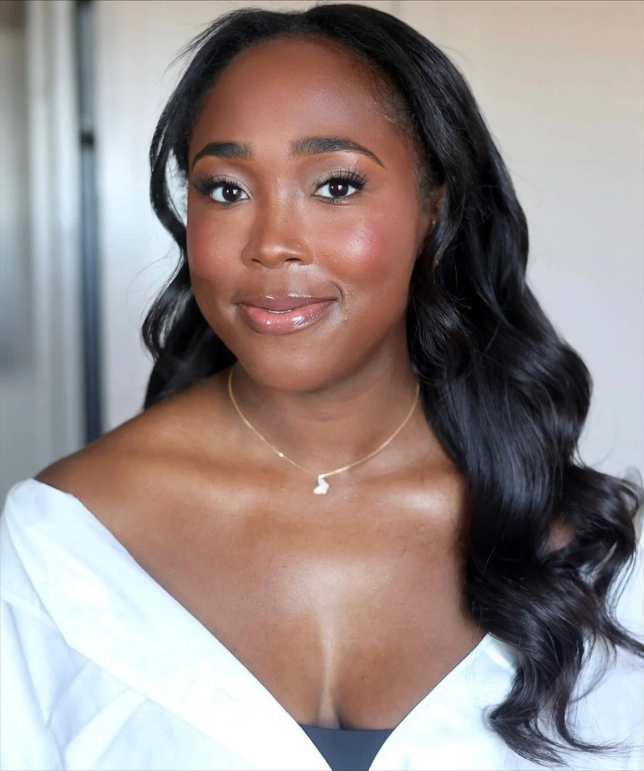 Just me and gorgeous RaShonda this morning; no bridal party, no parents, no nothin&rsquo;. Quiet and the chillest wedding morning I&rsquo;ve maybe ever had. 🤍

HAIR A N D MAKEUP Deb 
@debrapetrielli.team
PLANNING @cygneteventsanddesign 

Interested 