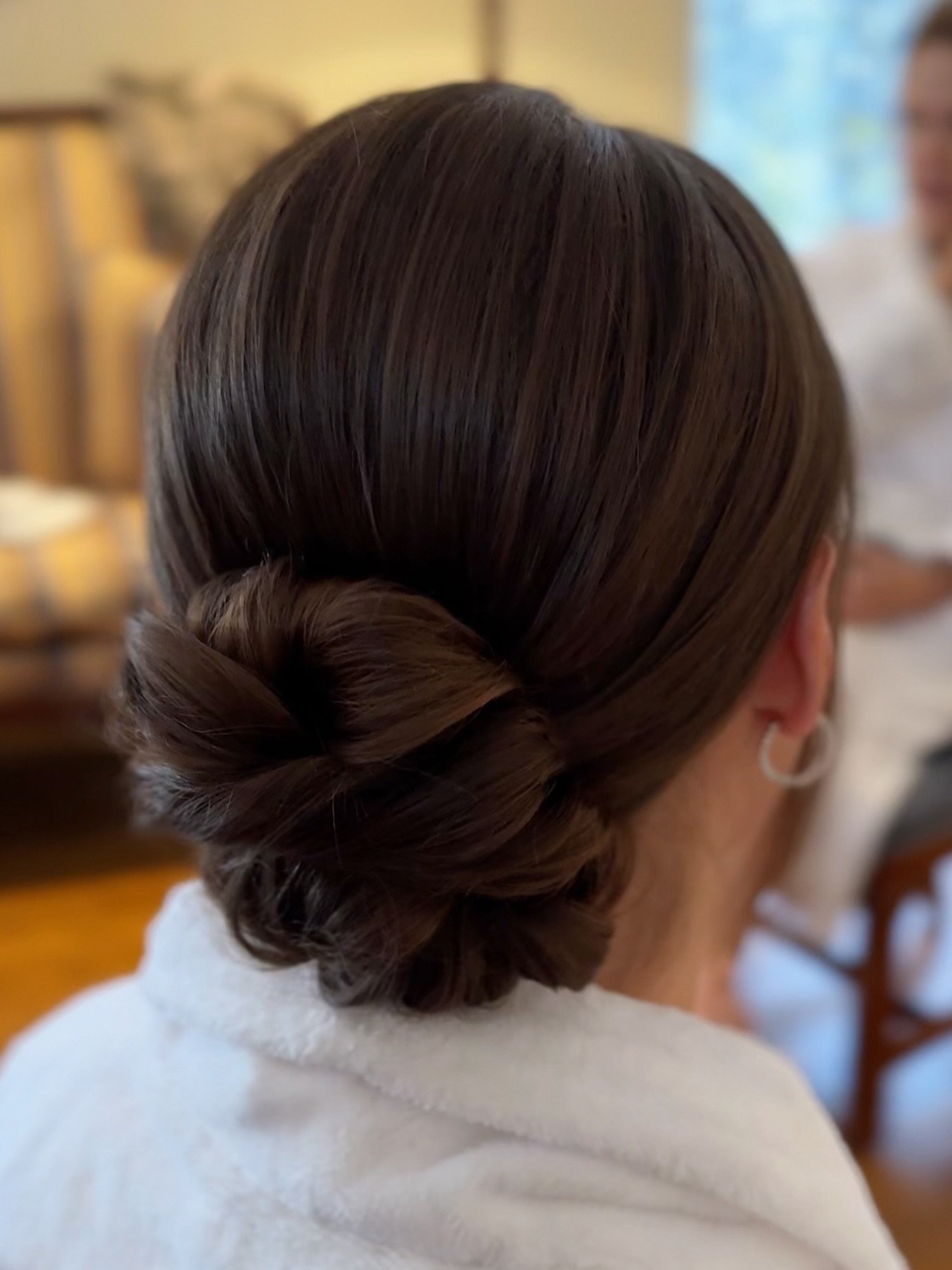 Yesterday&rsquo;s winter wedding ✨ she wanted a mix between French twist and undone low bun vibes. What do you think?

HAIR Deb 
@debrapetrielli.team 

Interested in working with Deb &amp; the Pro Team for your wedding, event, or photo/video project?