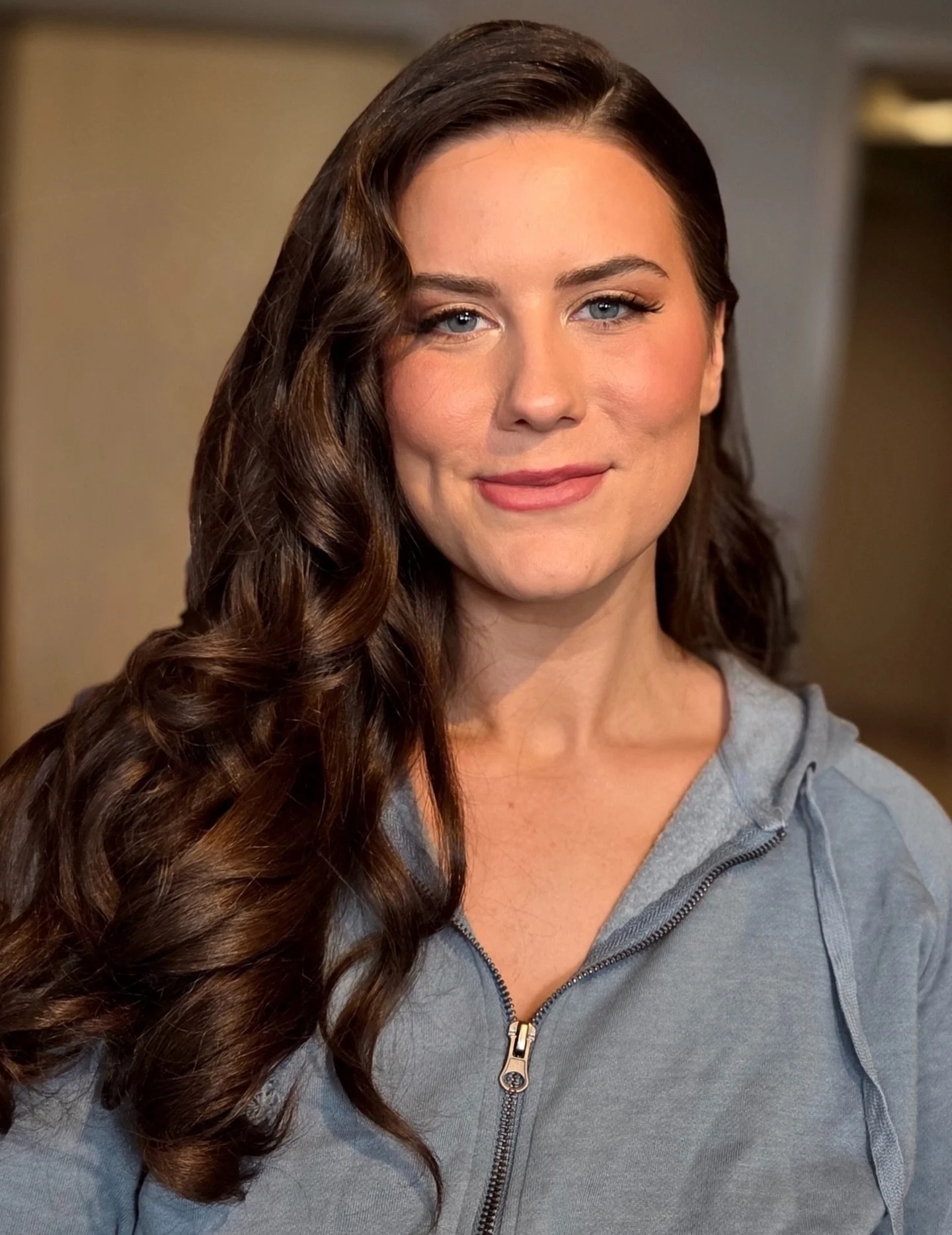 One of yesterday&rsquo;s stunning bridesmaids, finished with a touch of classic Hollywood glam ✨

HAIR Xotchilt
MAKEUP Laura
#debrapetrielliteam

Interested in working with Deb &amp; the Pro Team for your wedding, event, or photo/video project? Send 