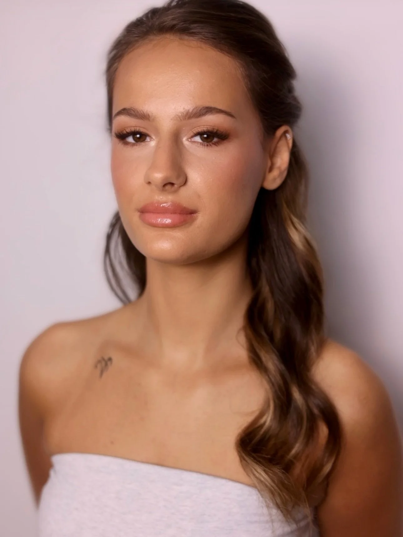Featuring work by our Pro Team member Laura 🤍

Soft, polished, and effortlessly you. Her approach to makeup is all about enhancing your natural features without ever overdoing it.

She is available for makeup + light hair styling for intimate events