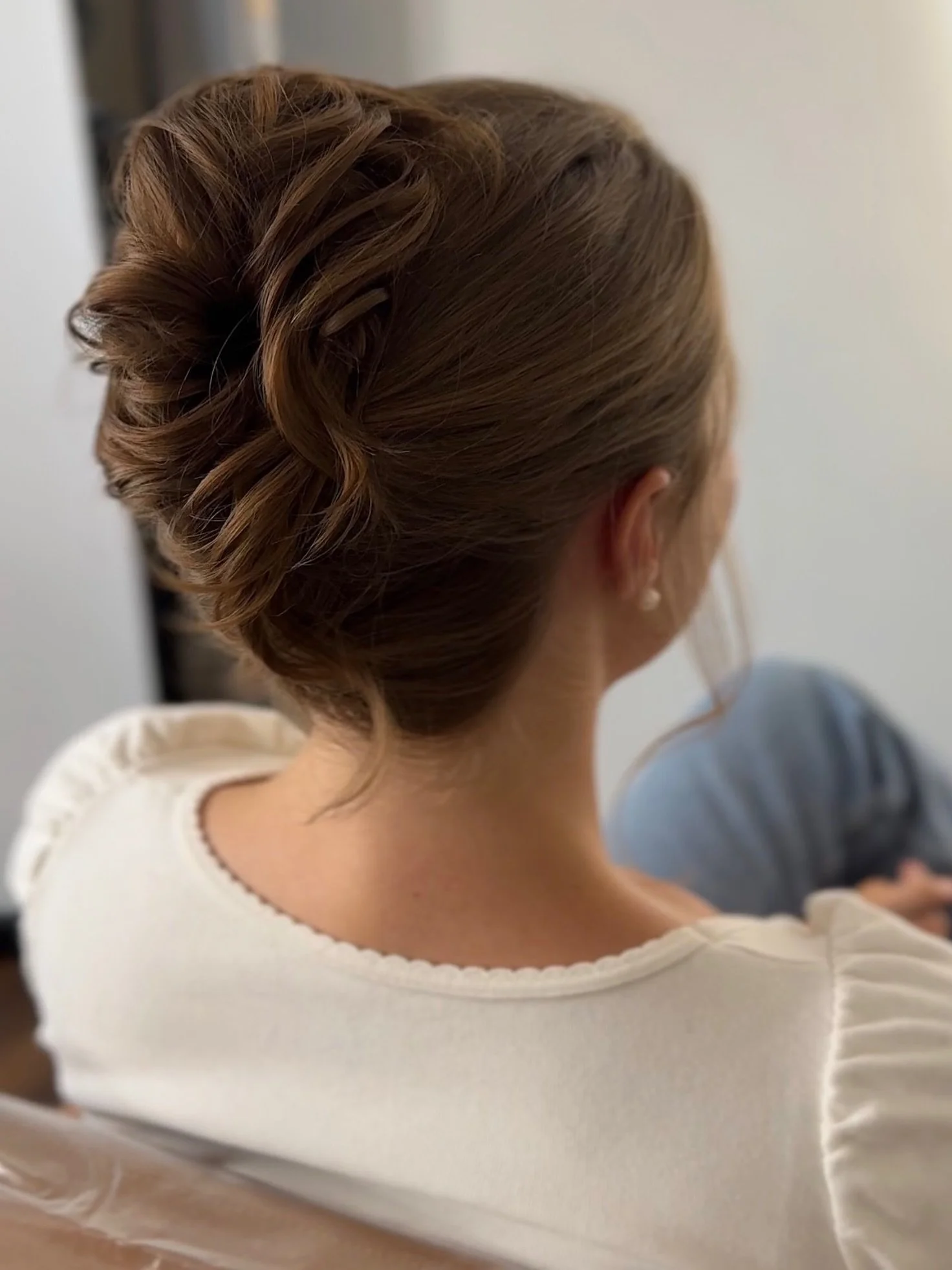 Undone, effortless, and perfectly romantic for a June wedding morning ✨ Loving this soft French twist moment with airy texture and an elevated feel that still feels easy and modern.

Hair by me @debpetrielli  @debrapetrielli.team 

Chicago &amp; dest