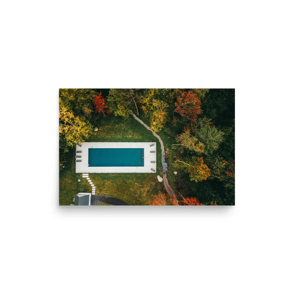 Piscine en automne, vue du ciel – Tirage d'art